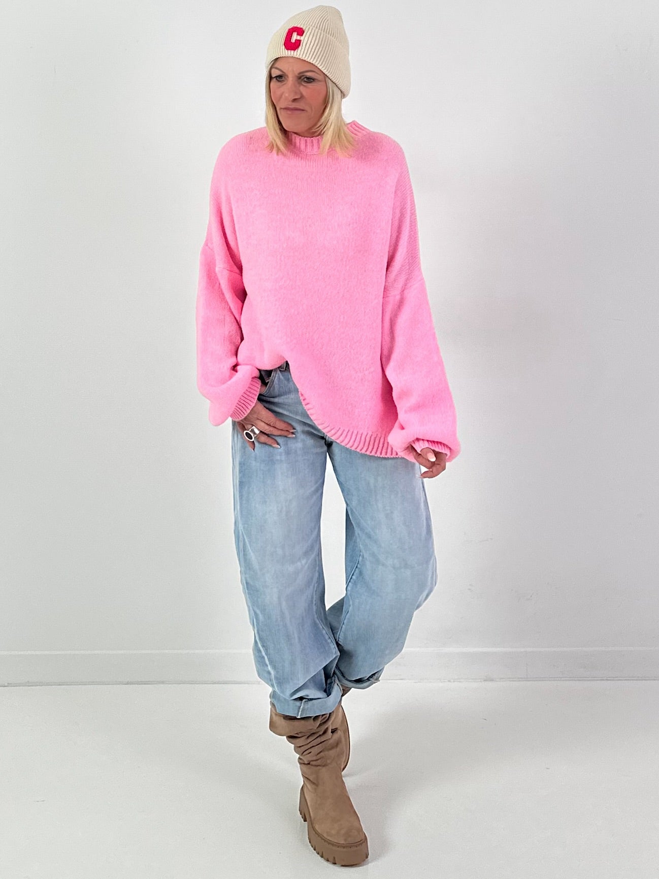 Pullover Modell "It is what it is" - rosa