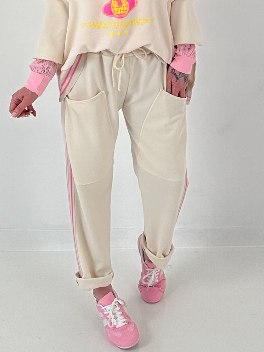 Hose mit großen aufgesetzten Taschen - beige