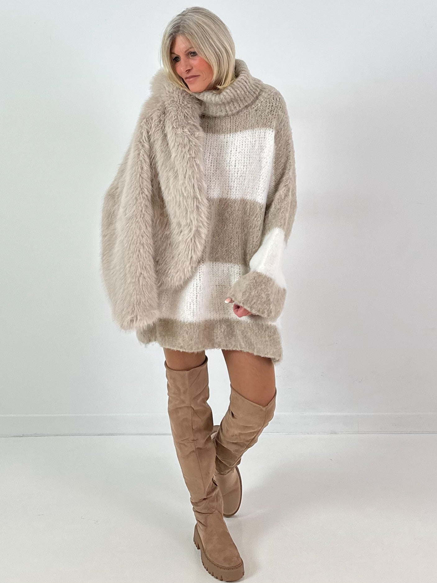 Lange trui/jurk model "Velvet Flow" - wit-beige