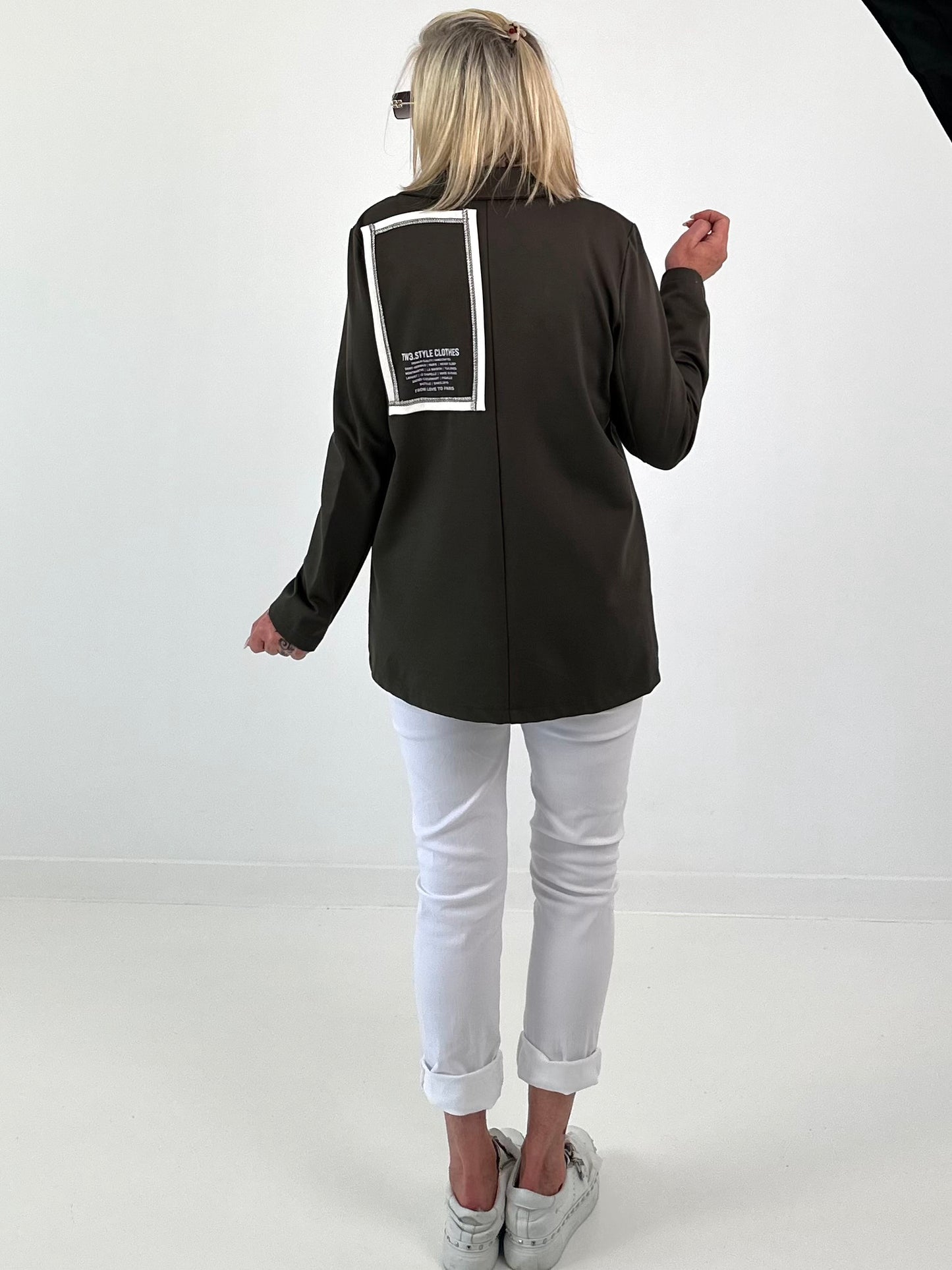 Blazer mit Statement Patch - oliv