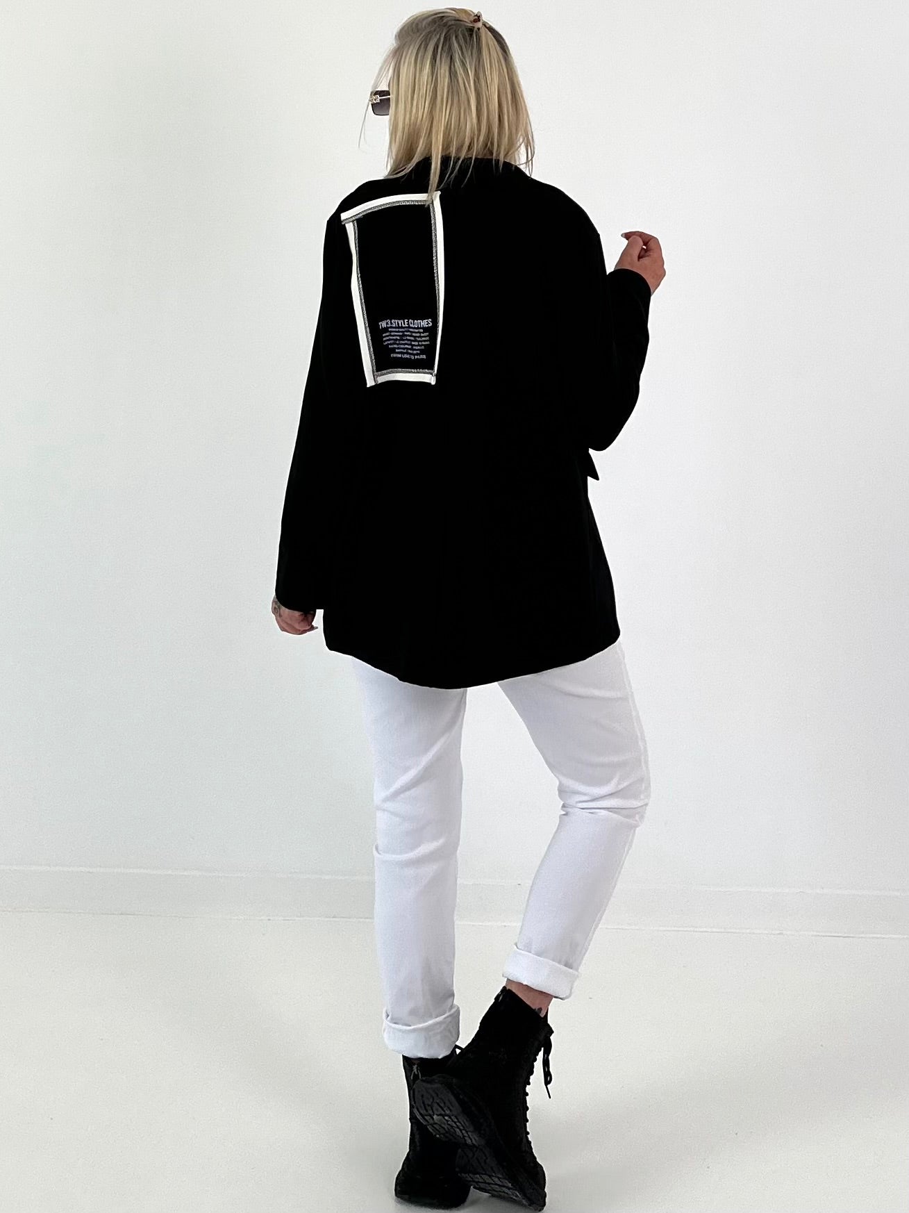 Blazer mit Statement Patch - schwarz