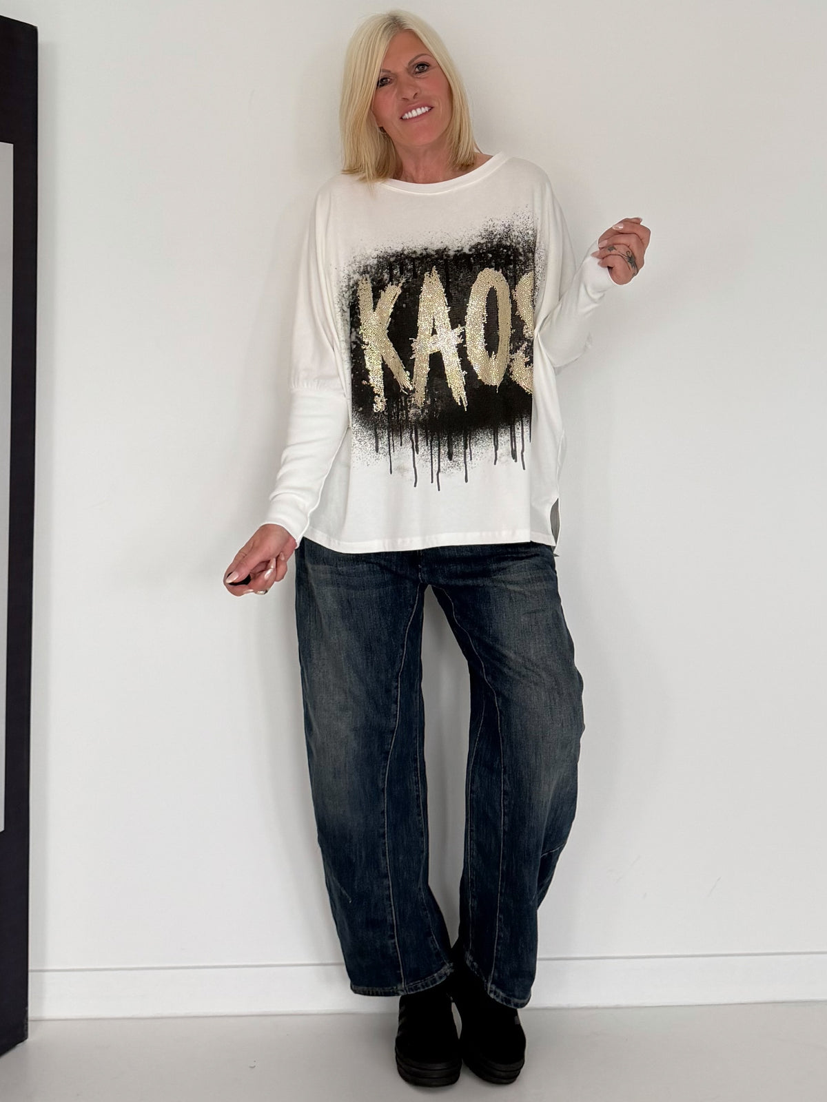Sweater mit Stulpenärmeln und Strassmotiv KAOS - ecru