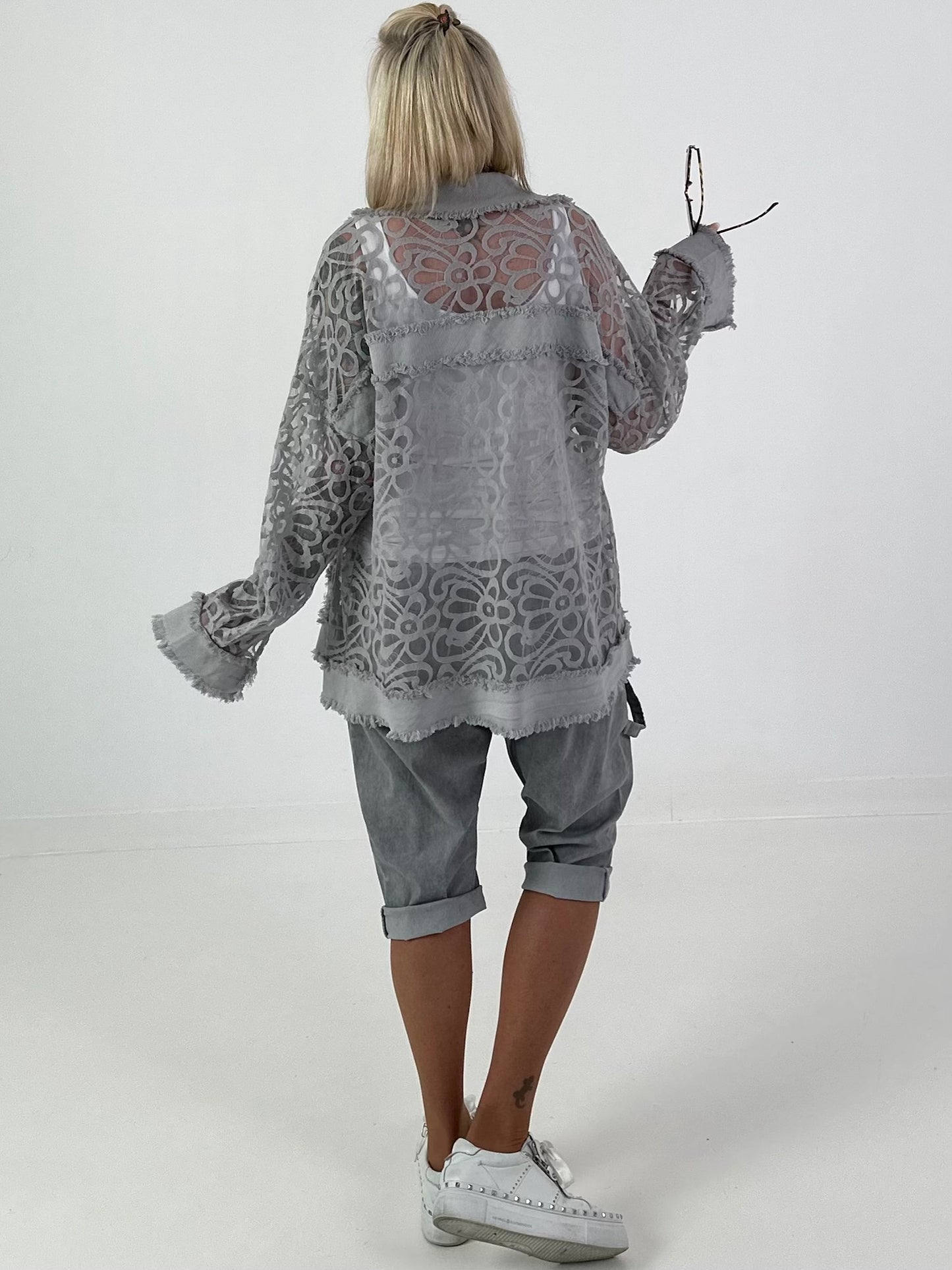 Jeansjacke mit floralem Netzeinsatz - grau ( lieferbar ab 26.05.26)