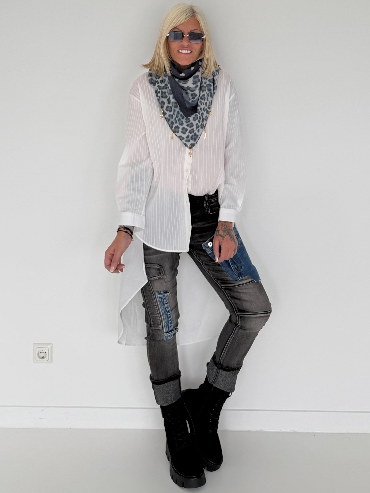 Hemdbluse mit Strukturstreifen - weiss