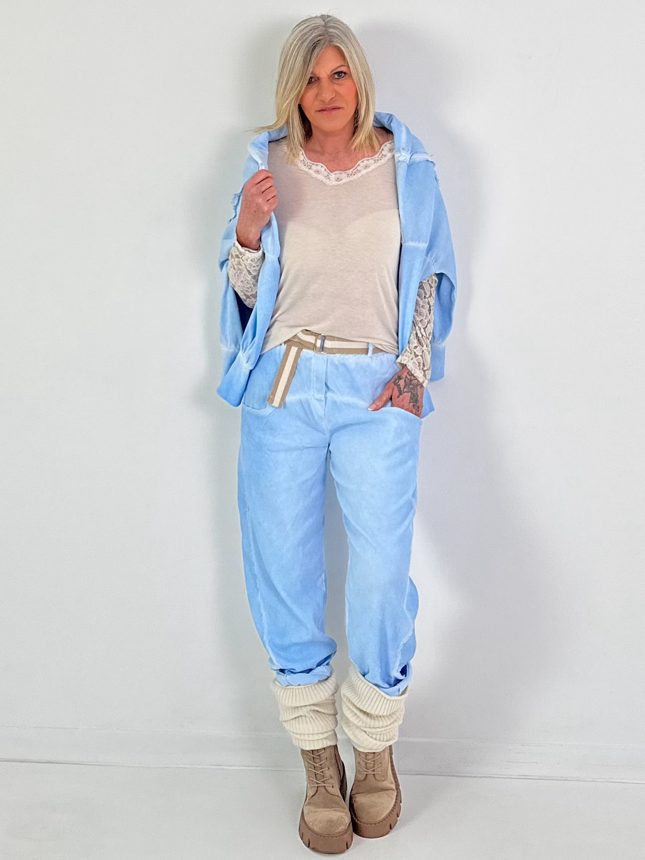 Sweater mit Linksnähten - hellblau