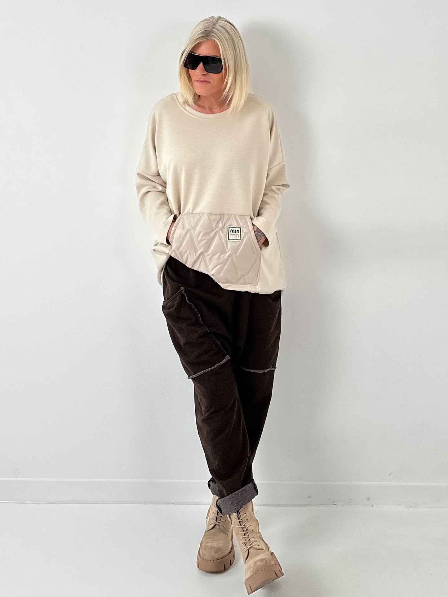 Sweatshirt model "Metro Chic" - beige