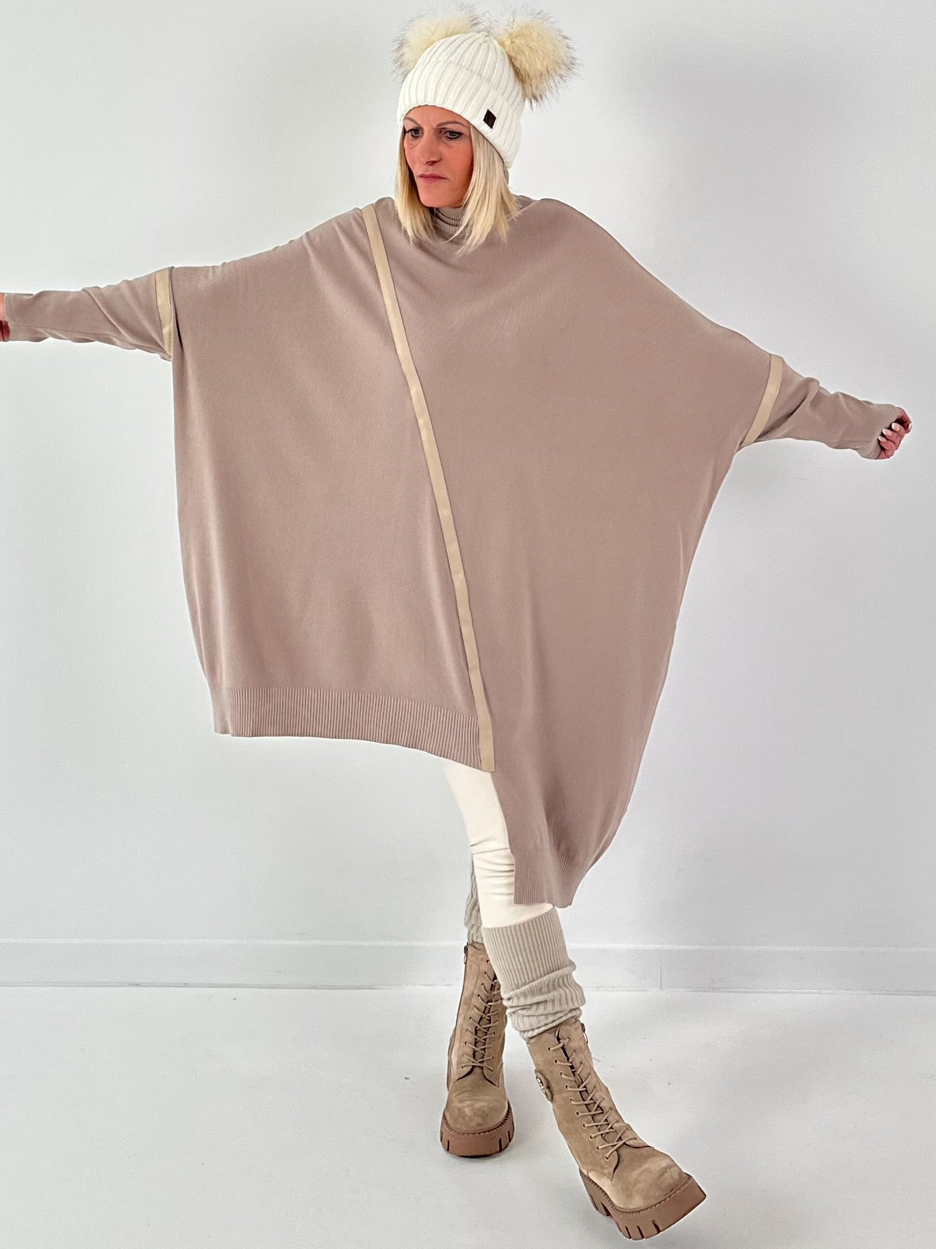 Asymmetrical oversized sweater model "Line Affair" - beige