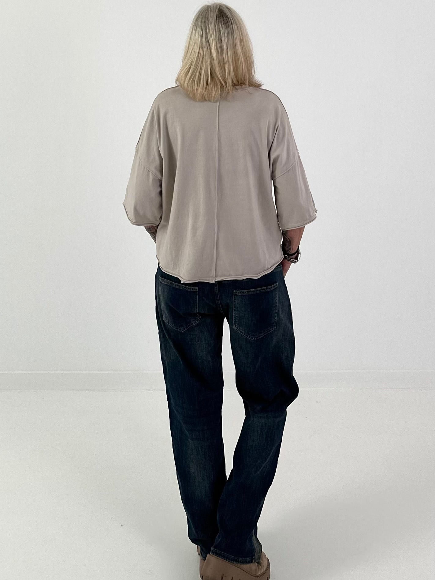 Half-sleeve shirt with stylish outer seams - beige