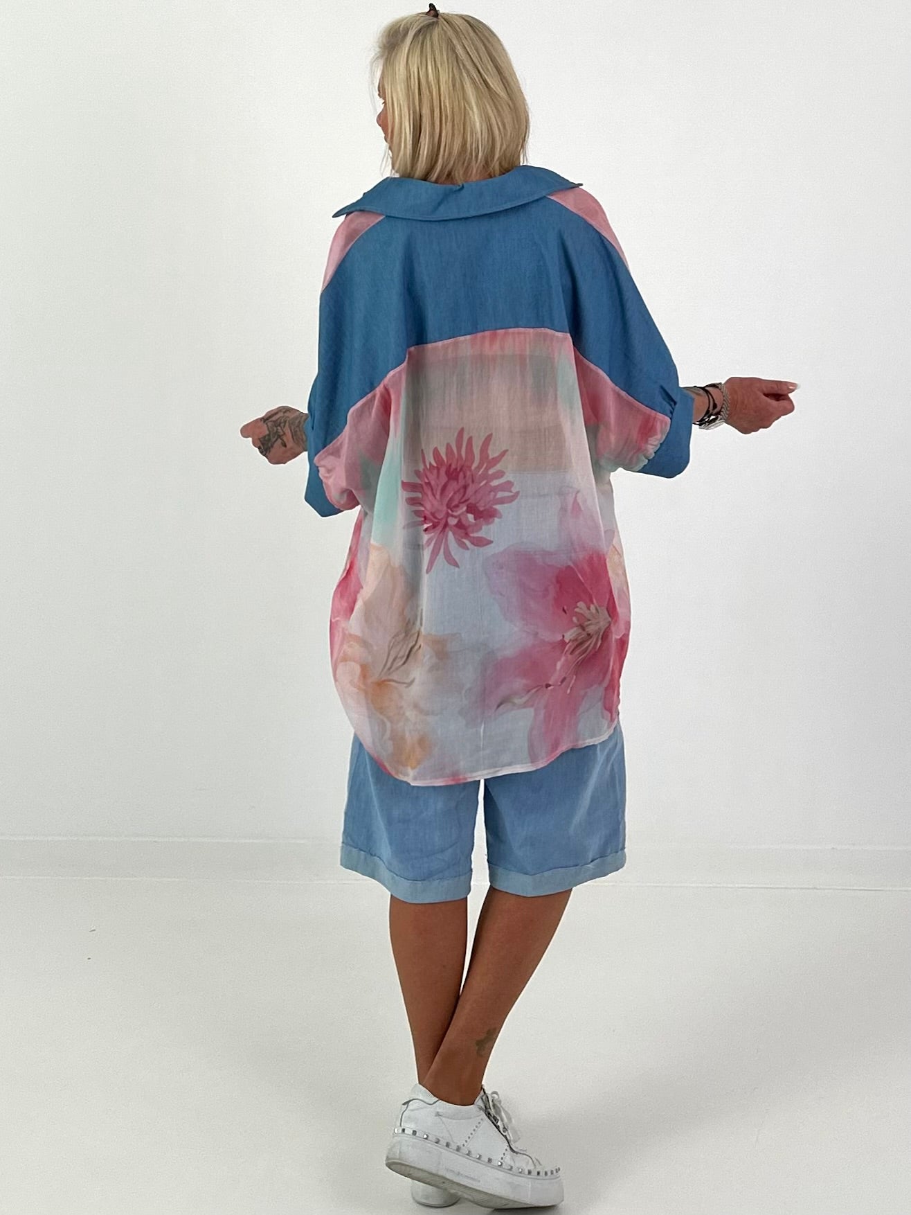 Oversized blouse with floral print - denim pink