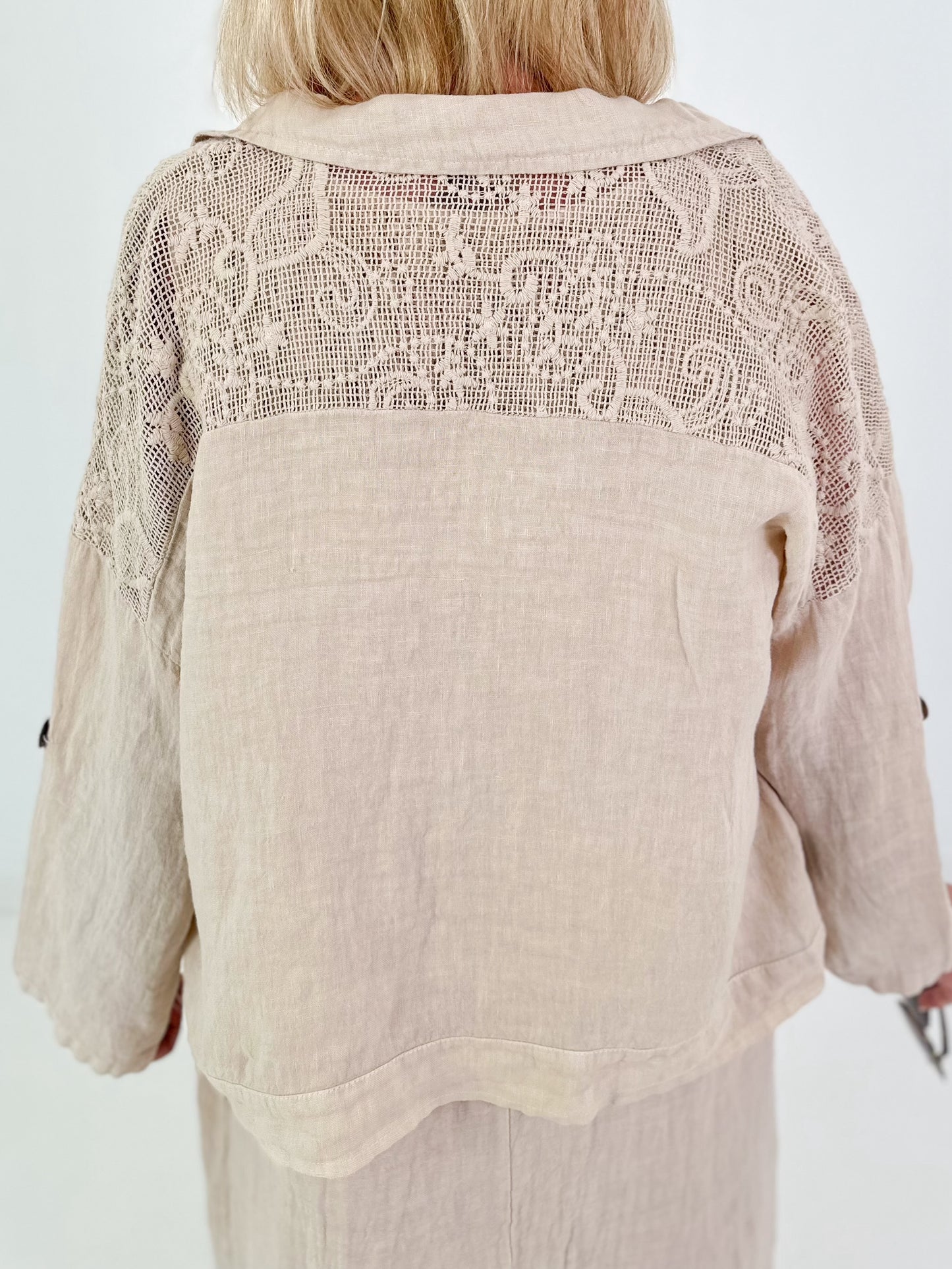Leinen Jäckchen mit Häkeleinsatz - beige