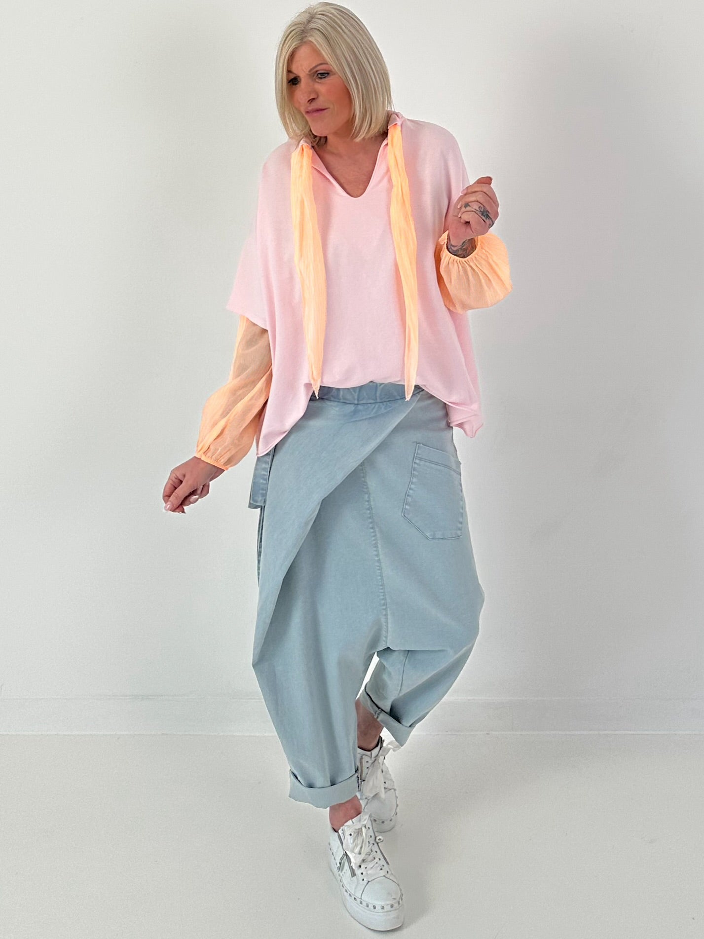 Leichter Sweater mit Blusenärmeln - rosa