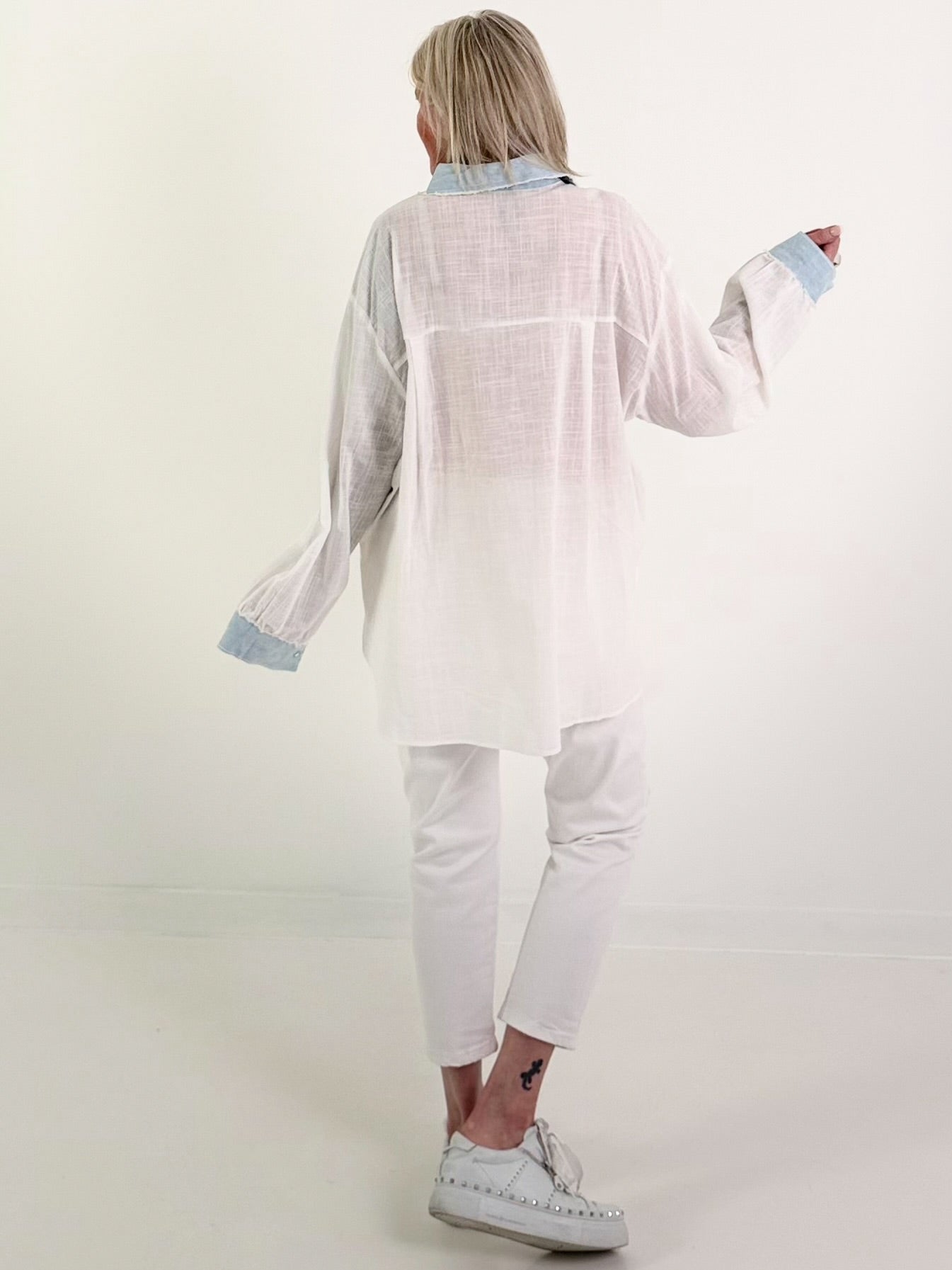 Oversized Bluse mit Häkeleinsätzen - weiss