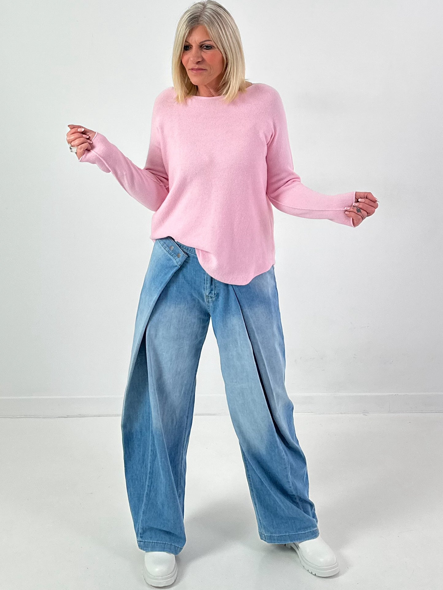 Fijn gebreide trui model "Pure Frame" - roze