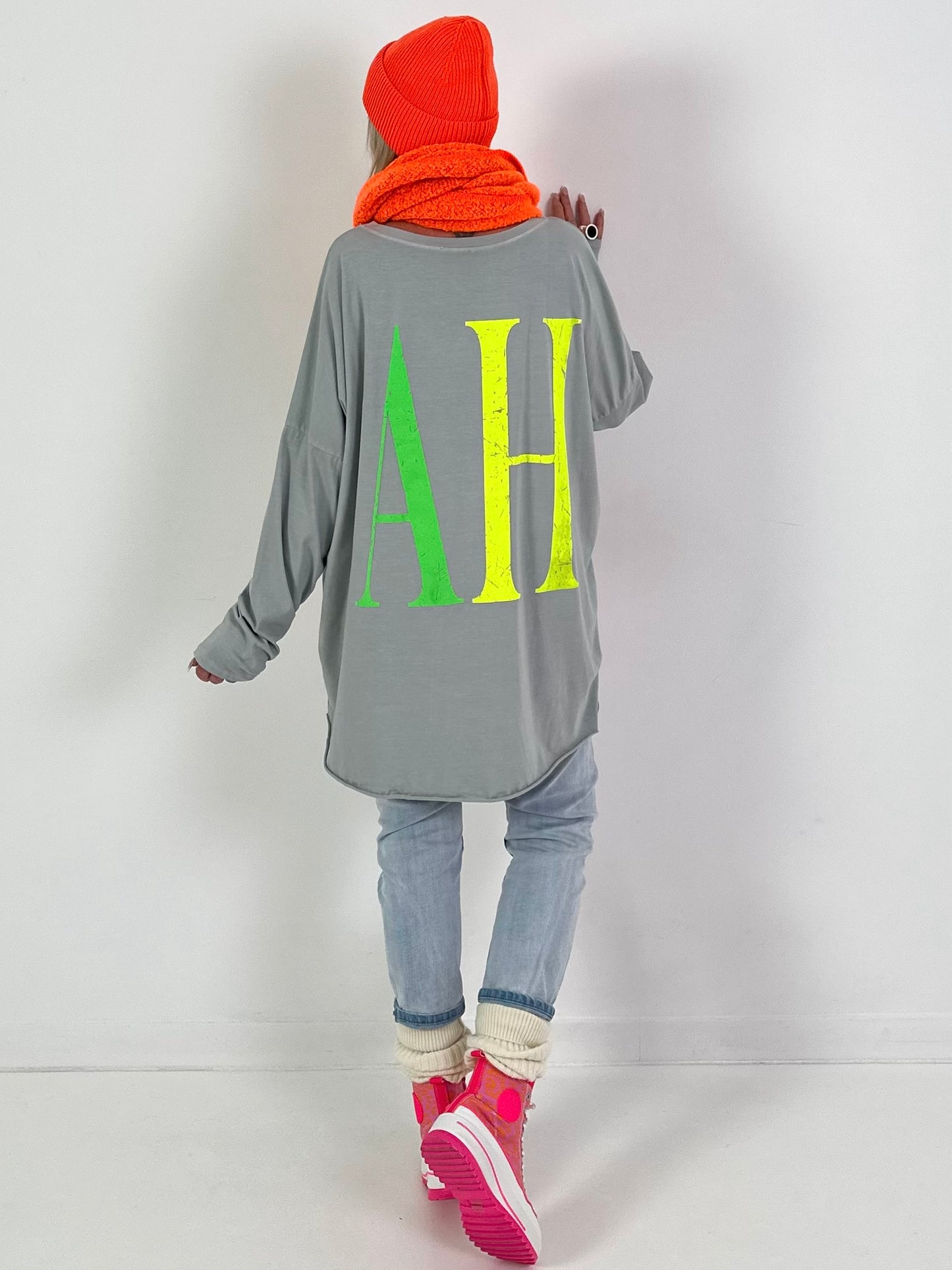 Oversized Shirt Modell "YEAH" - grau