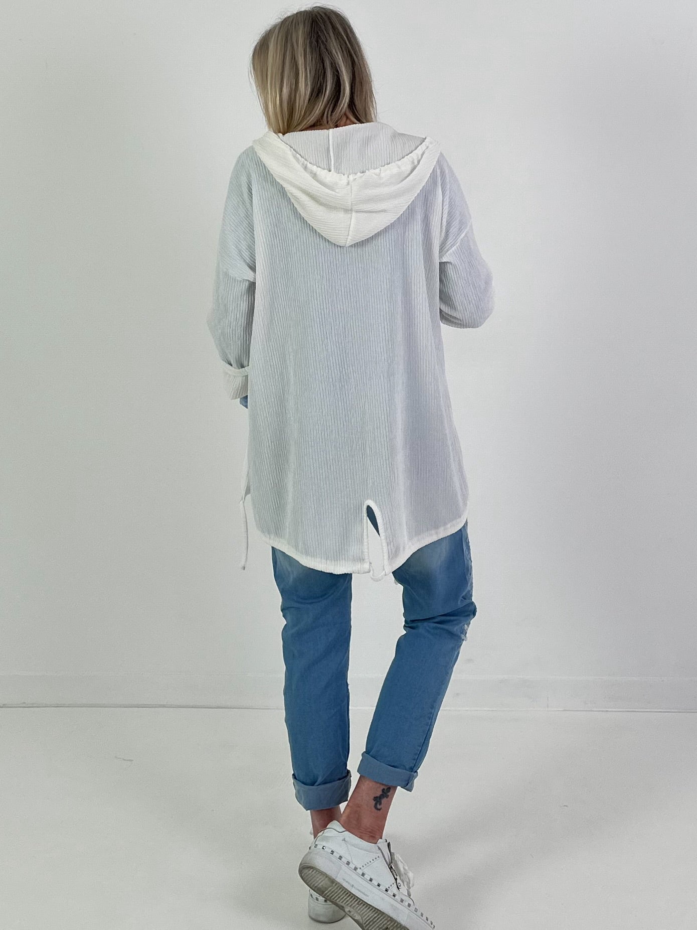 Leichtes, weiches Jäckchen - weiss