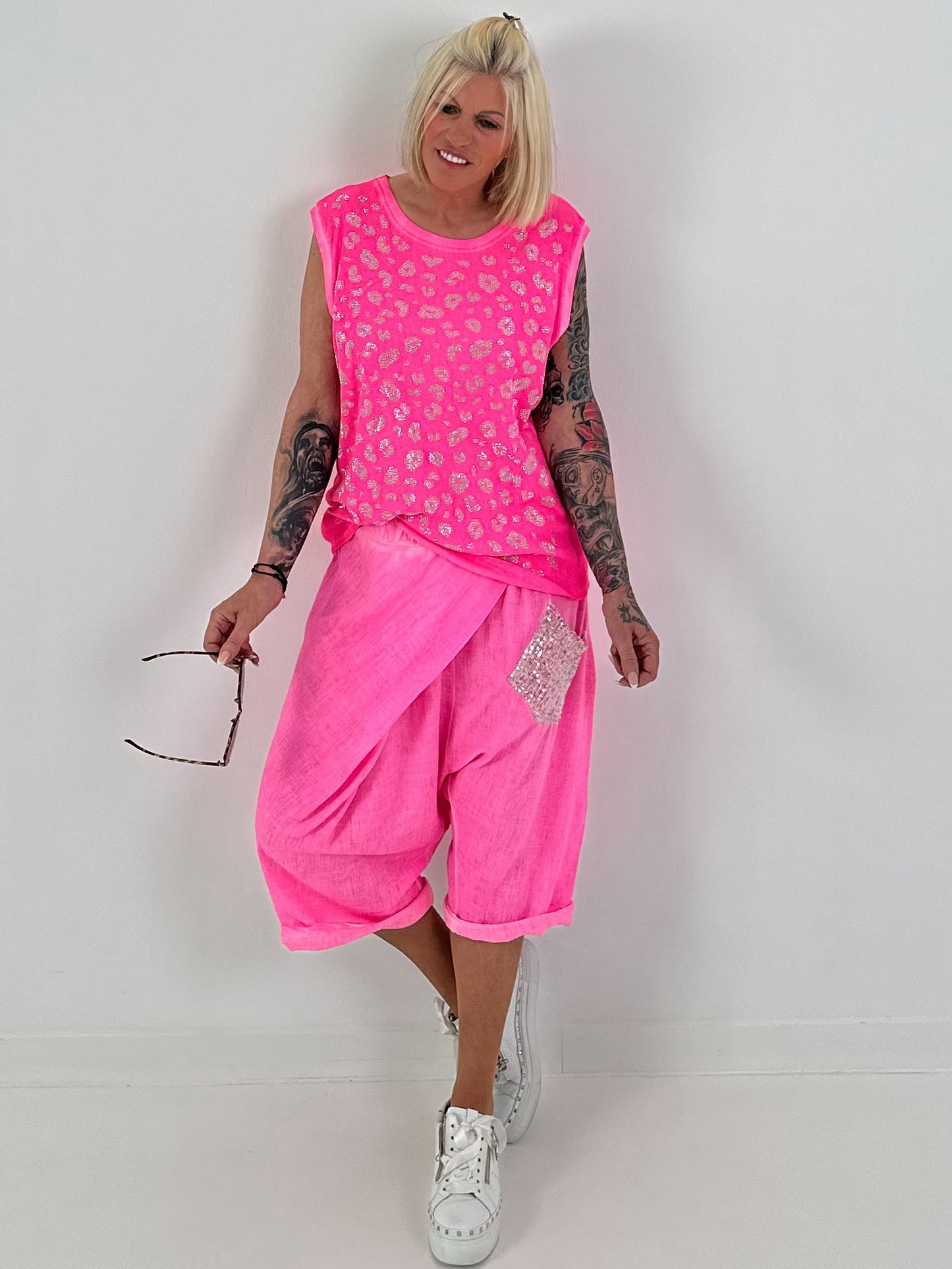 Ripp Top mit Glitzer Leo - neonpink