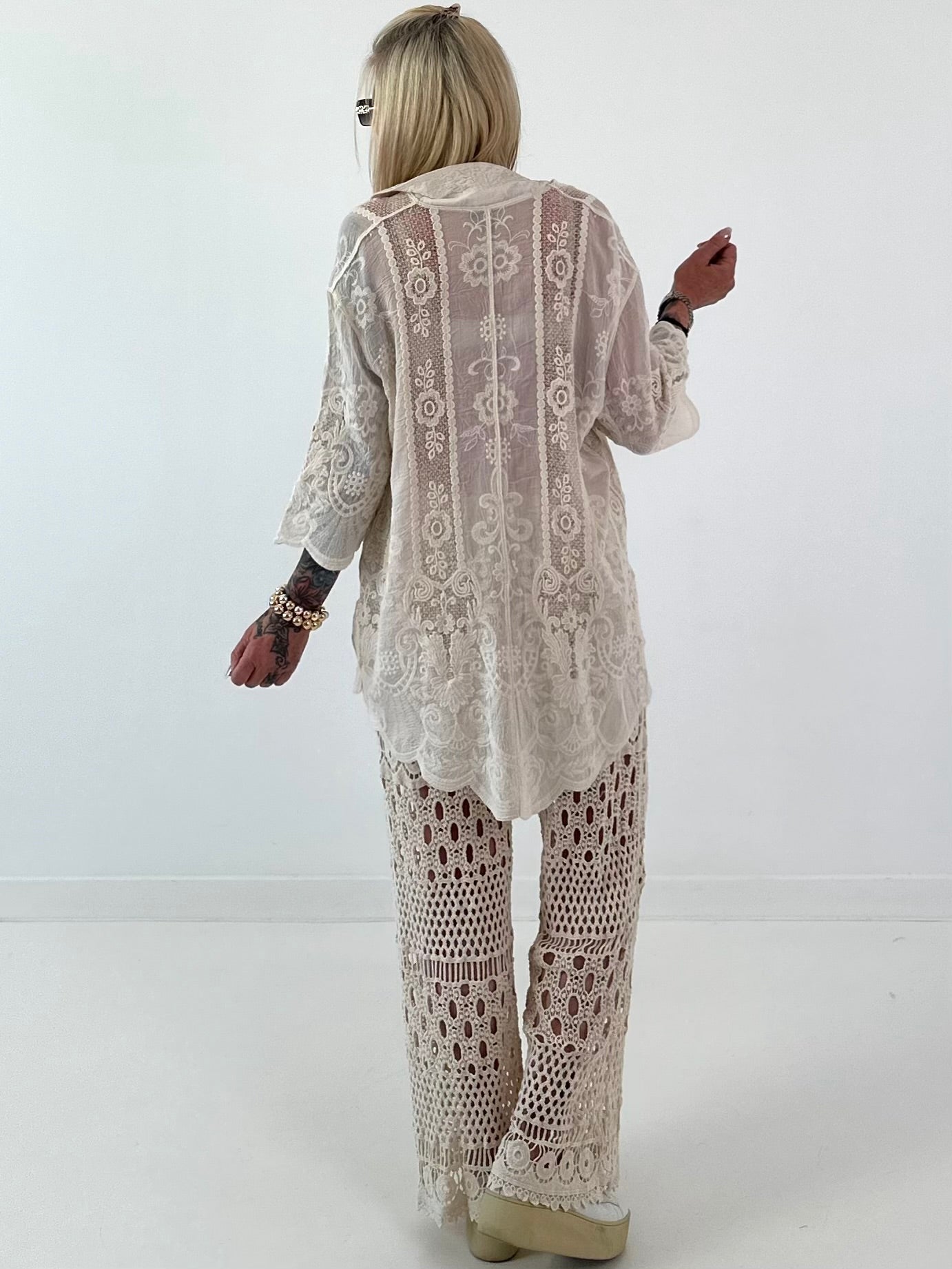 Ibiza Bluse mit aufwendigen Details - beige