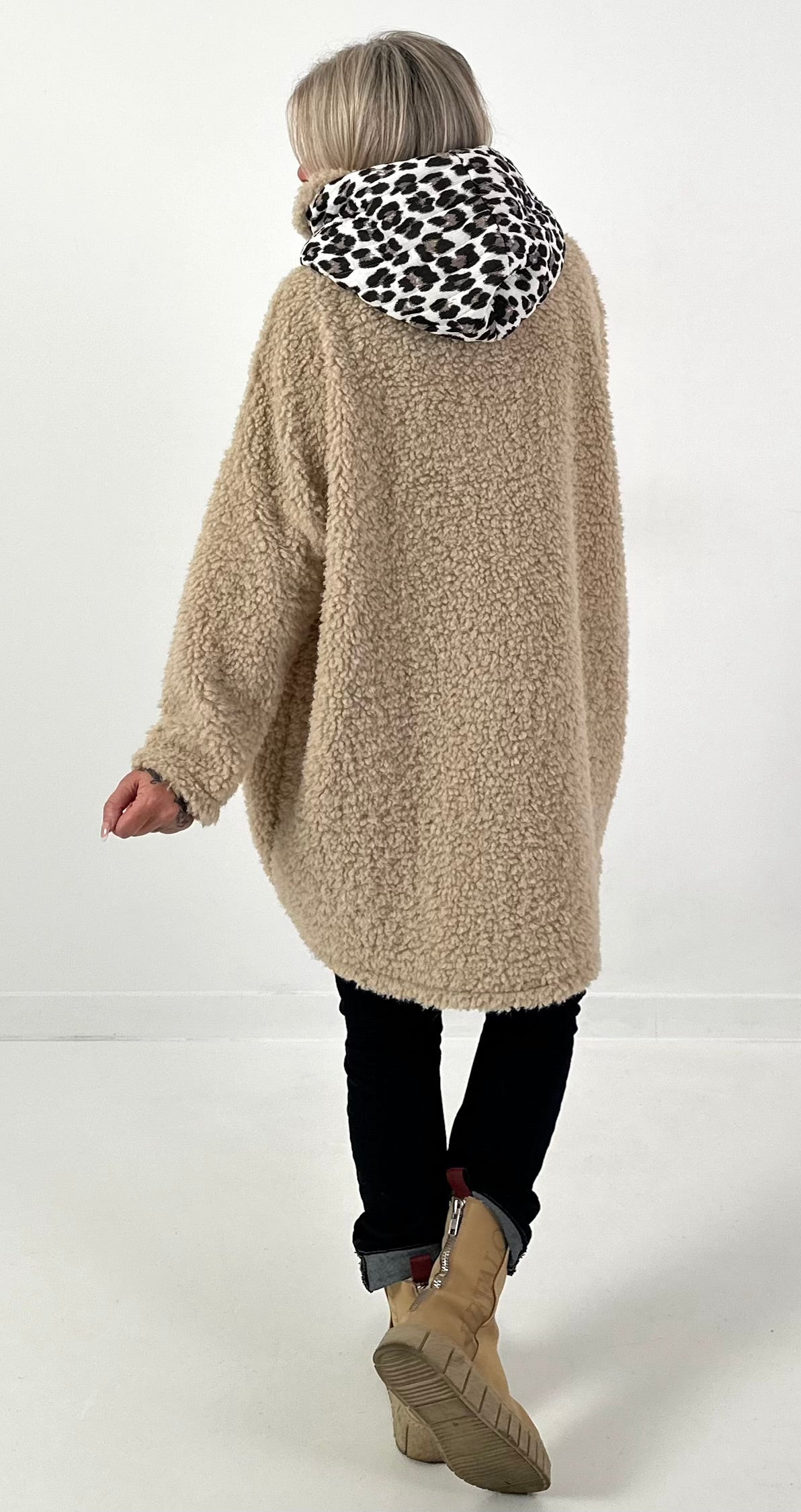 Hoodie model "Cozy Season" - beige