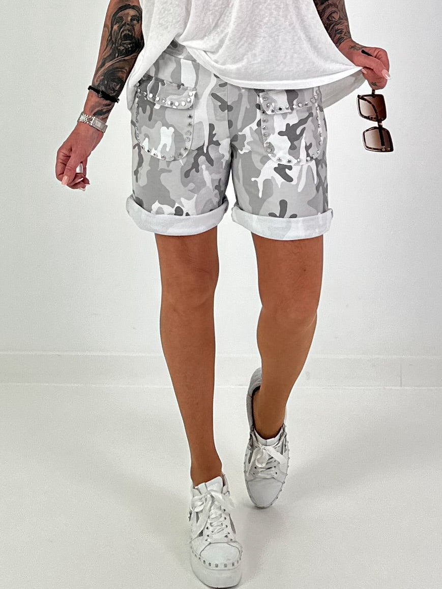 Sweat Short Camouflage mit Nieten - grau-mehrfarbig
