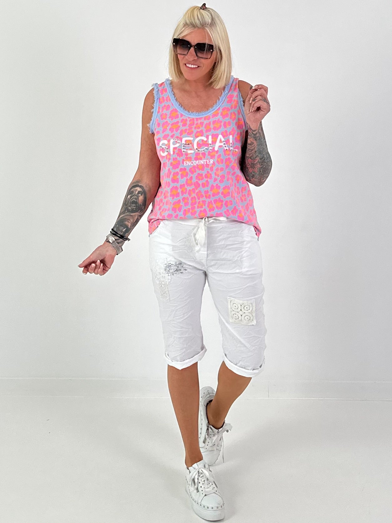 Leo Tanktop with Rhinestone Details - light blue multi-coloured