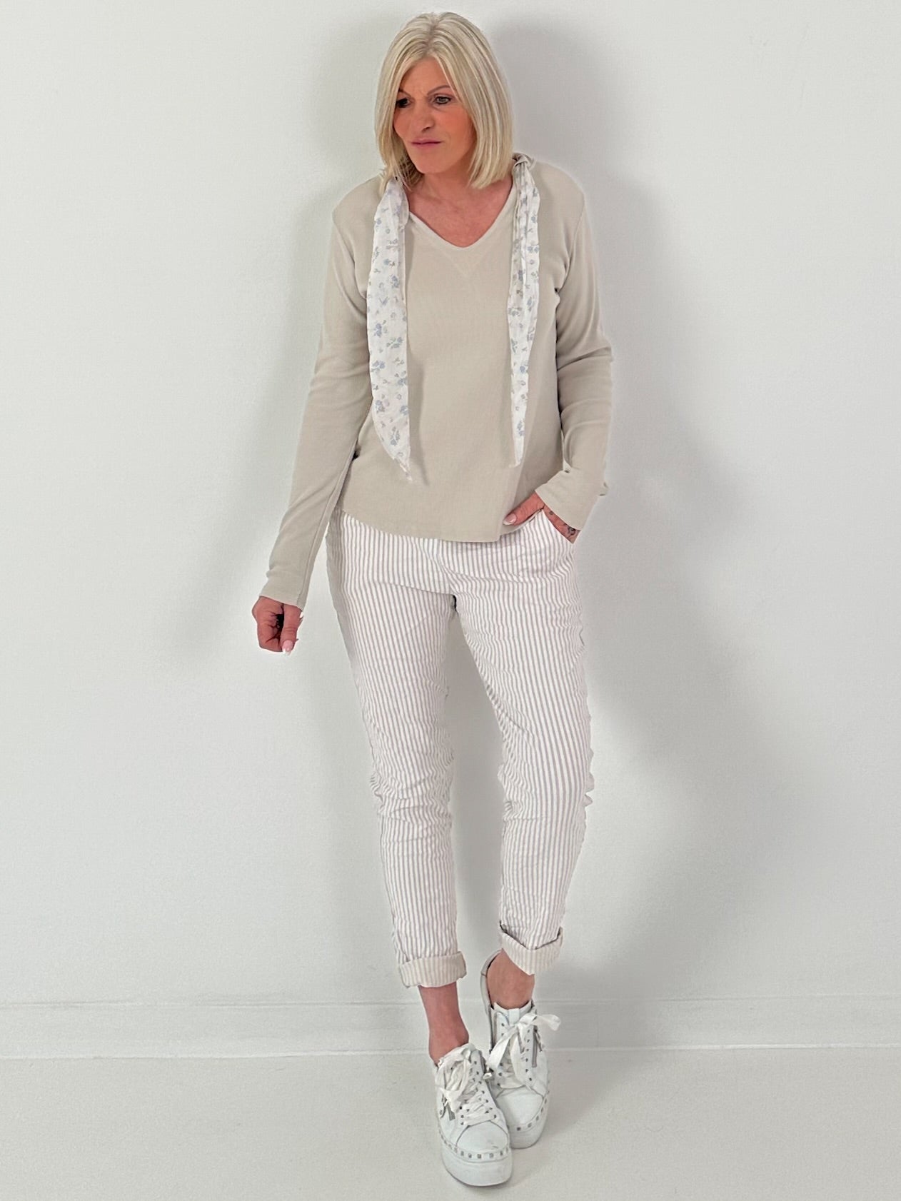 Hose gestreift - beige-weiss