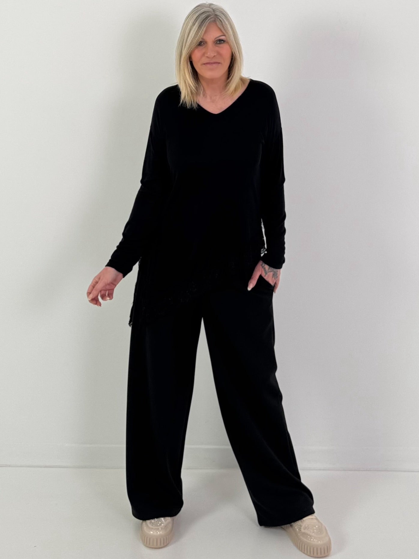 Feinstrick Pullover Modell "Velvet Ease" - schwarz