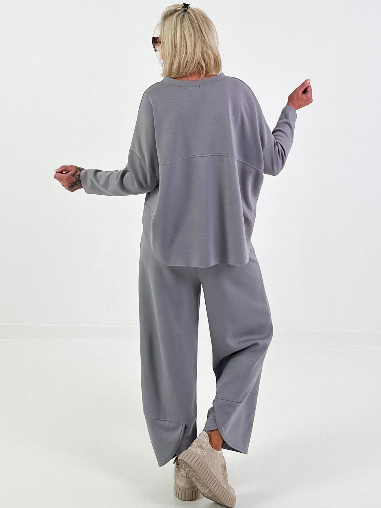 Zweiteiler mit Statement Patch - grau