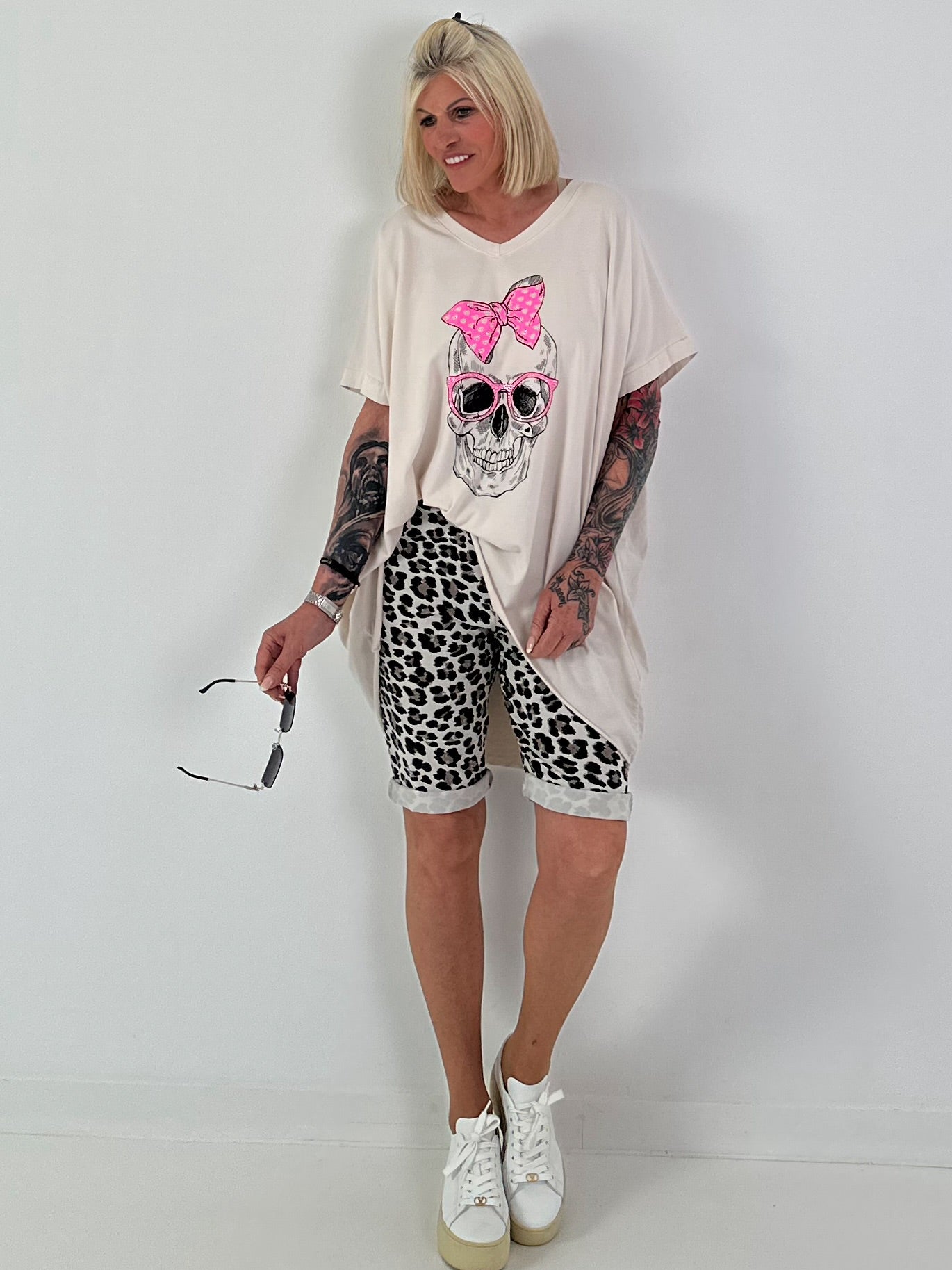 Kurze Hose im Leo Look- beige