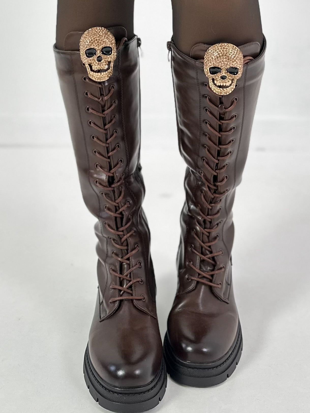 Magnetic brooch "Skull" - gold