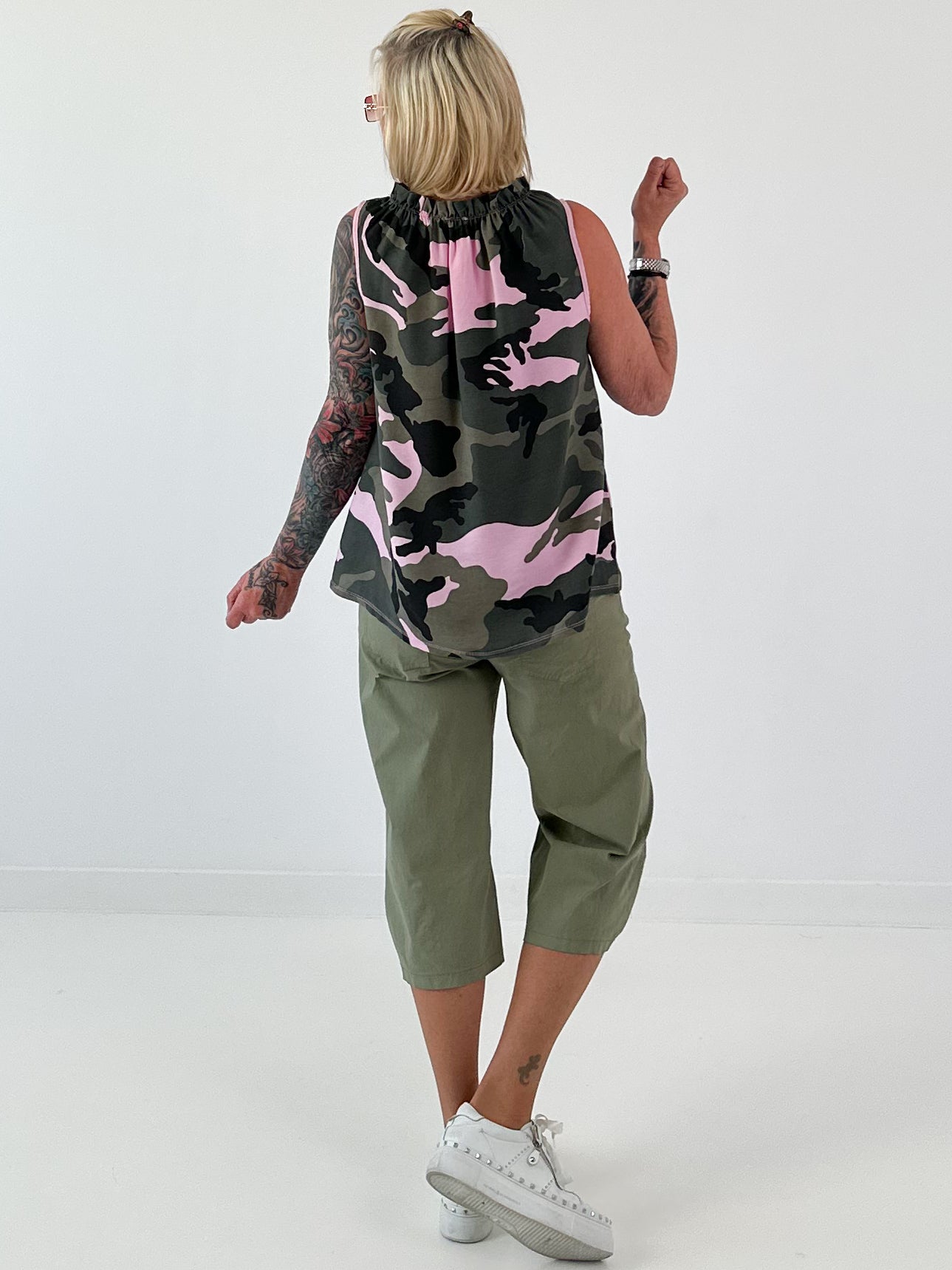 Striped top with ruffled collar - taupe-dark brown