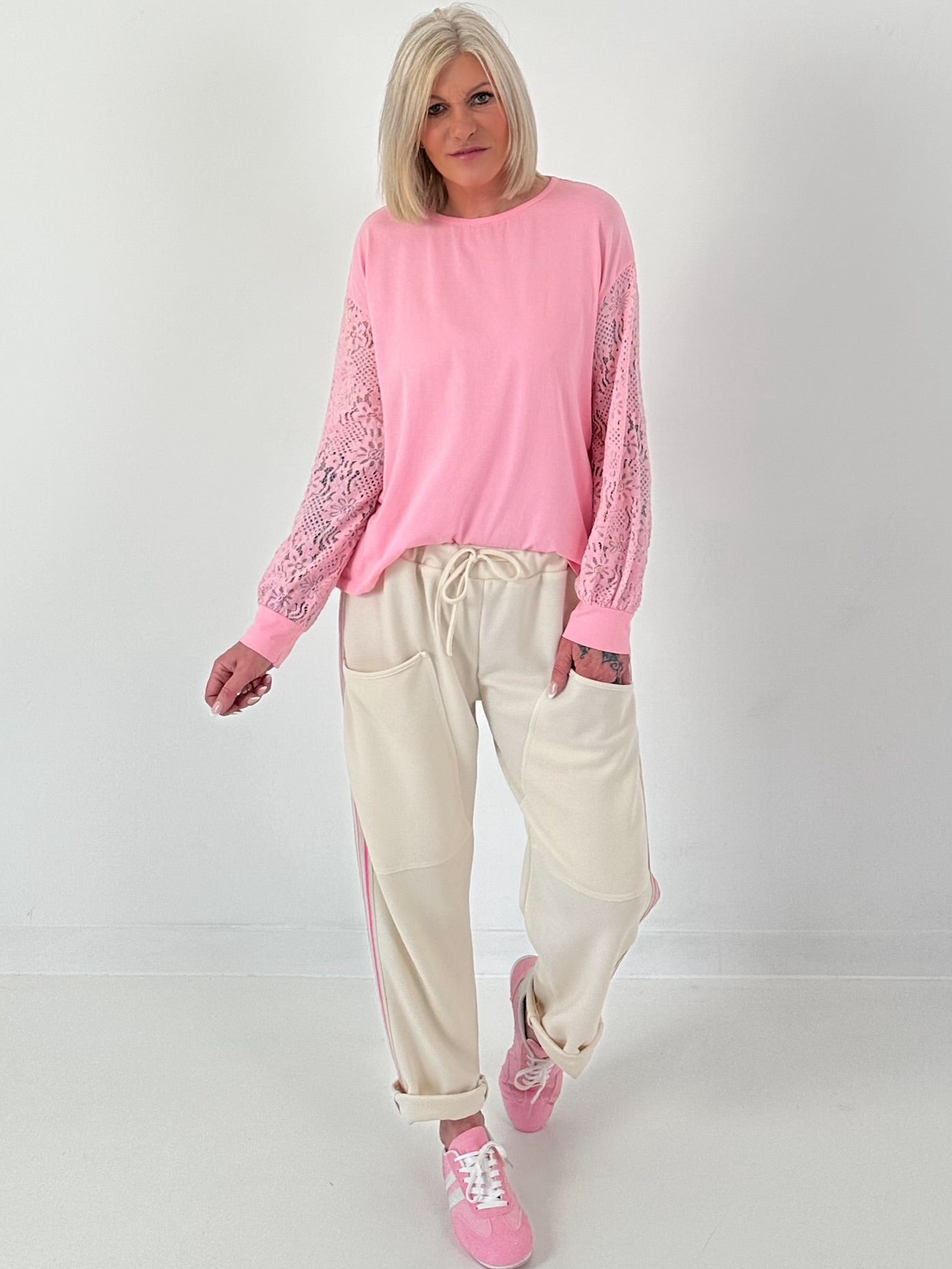 Shirt mit Spitzeneinsätzen - rosa