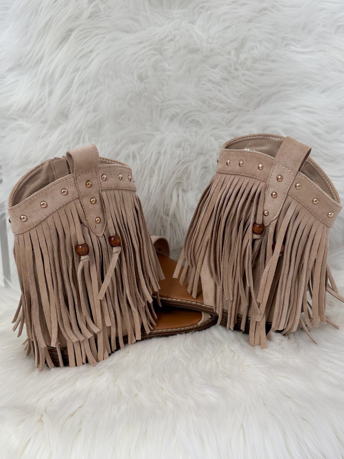 Boho Sandals with Fringes - beige