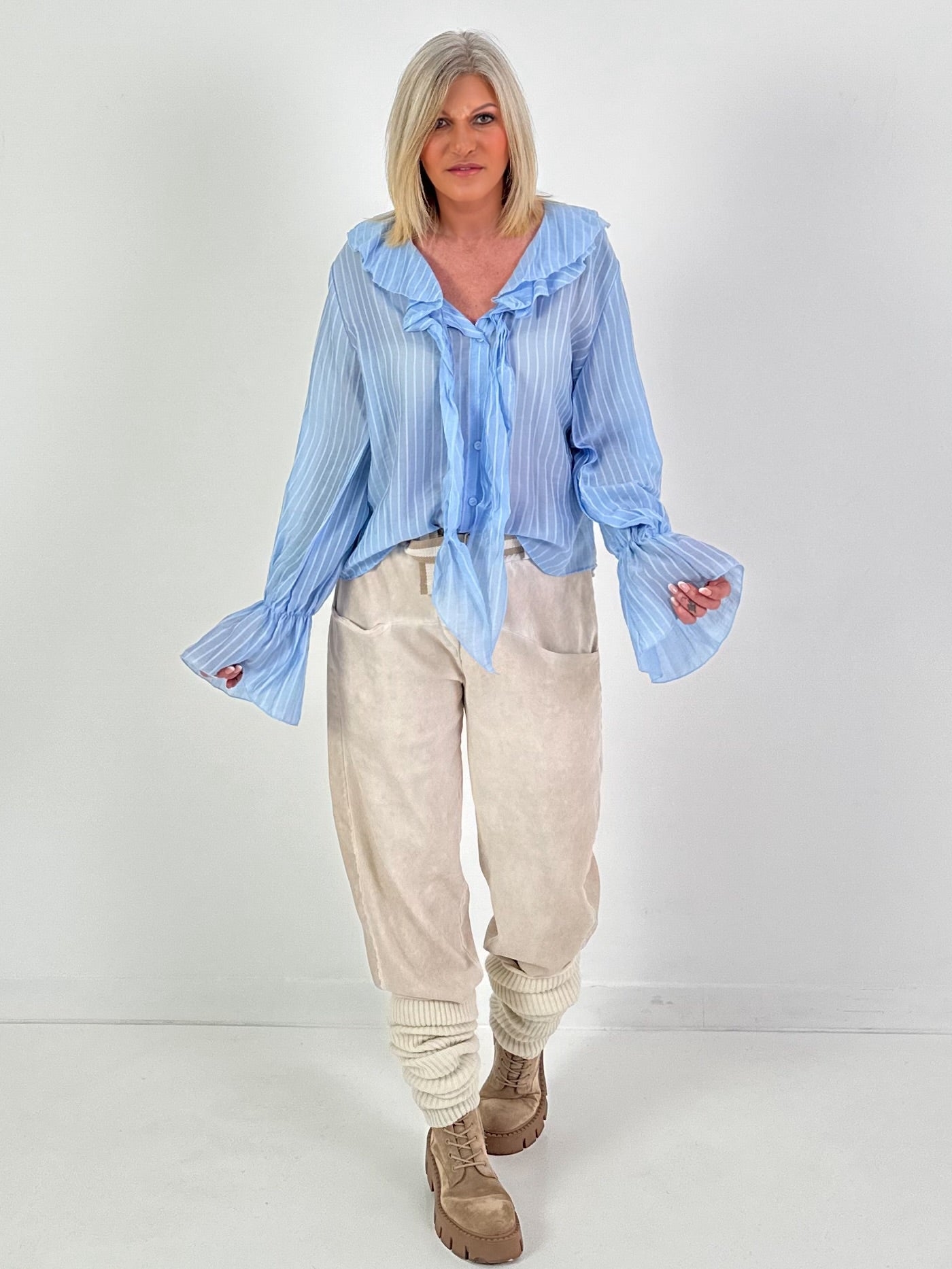 Bluse mit Bindeschleife - hellblau