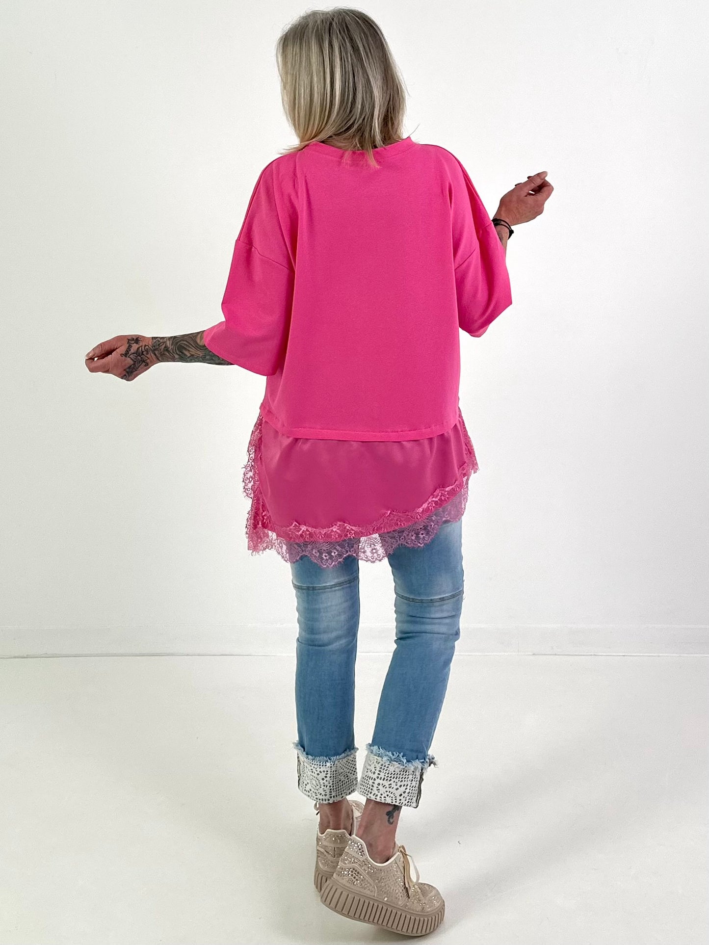 Shirt Modell "Layered Grace" - pink