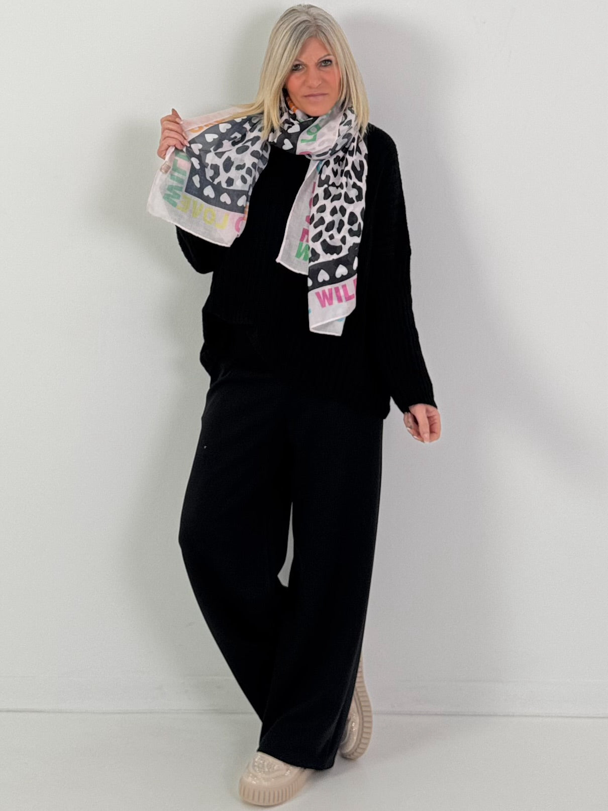 Tuch Modell "Wild Love" - schwarz-mehrfarbig