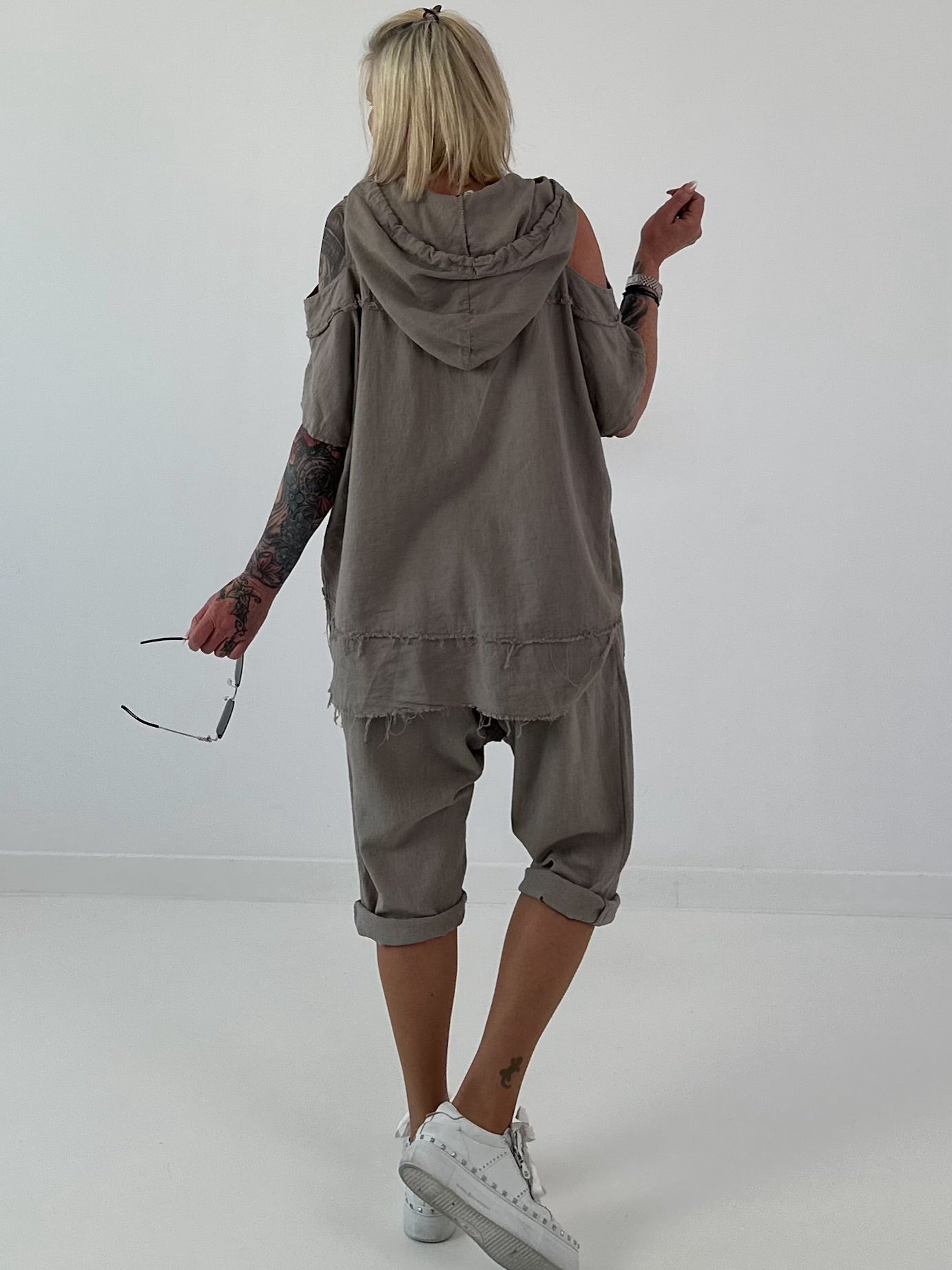 Linen Shirt with Off-Shoulder Cut-Outs Leo - beige