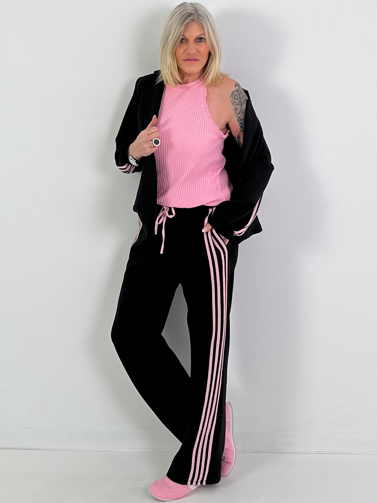 Ripp-Top mit Spitzendetails - 7 Farben