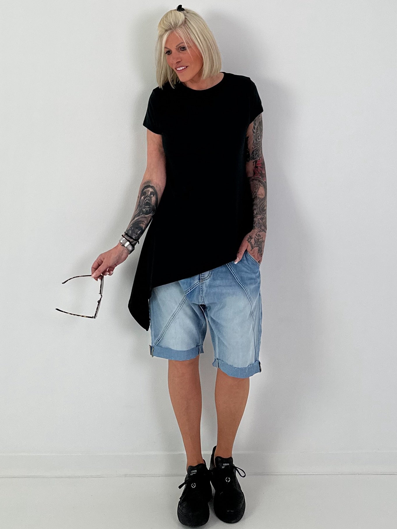 Asymmetric T-shirt - black