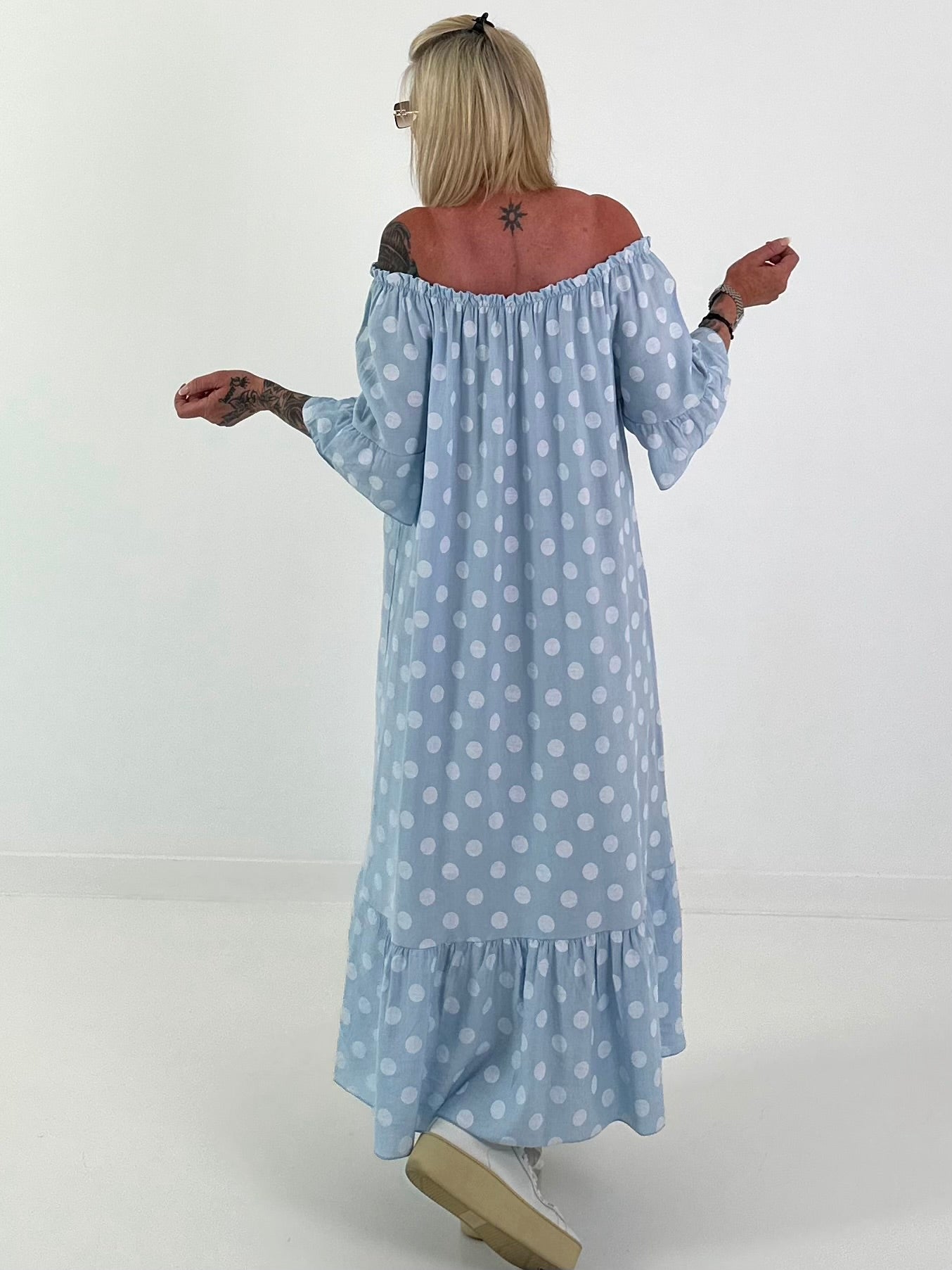 Carmen Sommerkleid mit Tupfen - hellblau