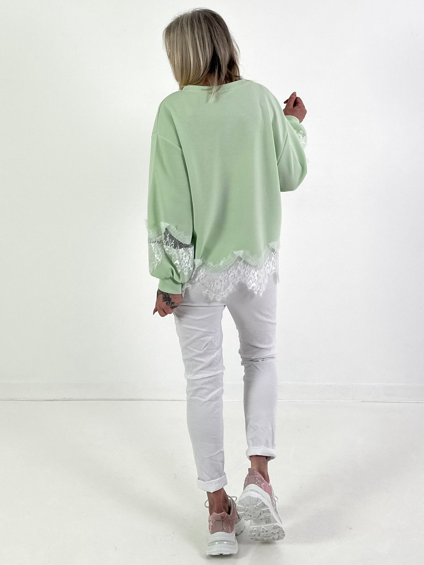 Sweatshirt Modell "Lace Whisper" - mint