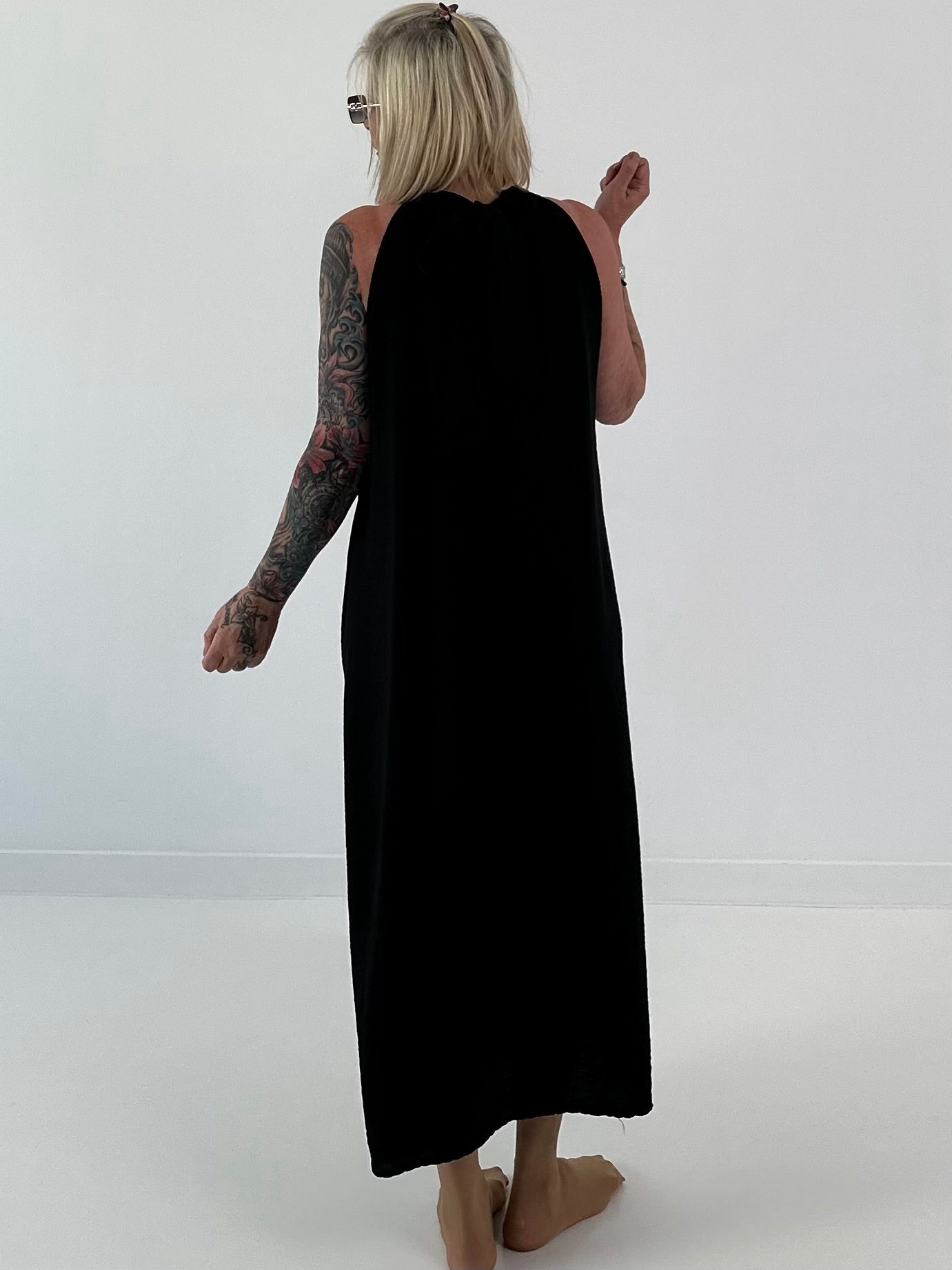 Klassisches Neckholder-Kleid - schwarz