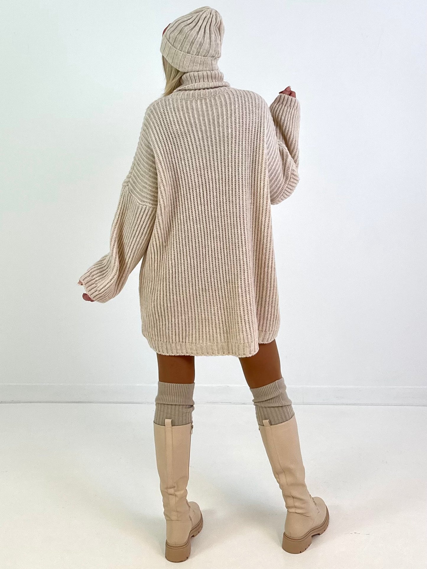 Longpullover/Kleid Modell "Embrace" - beige
