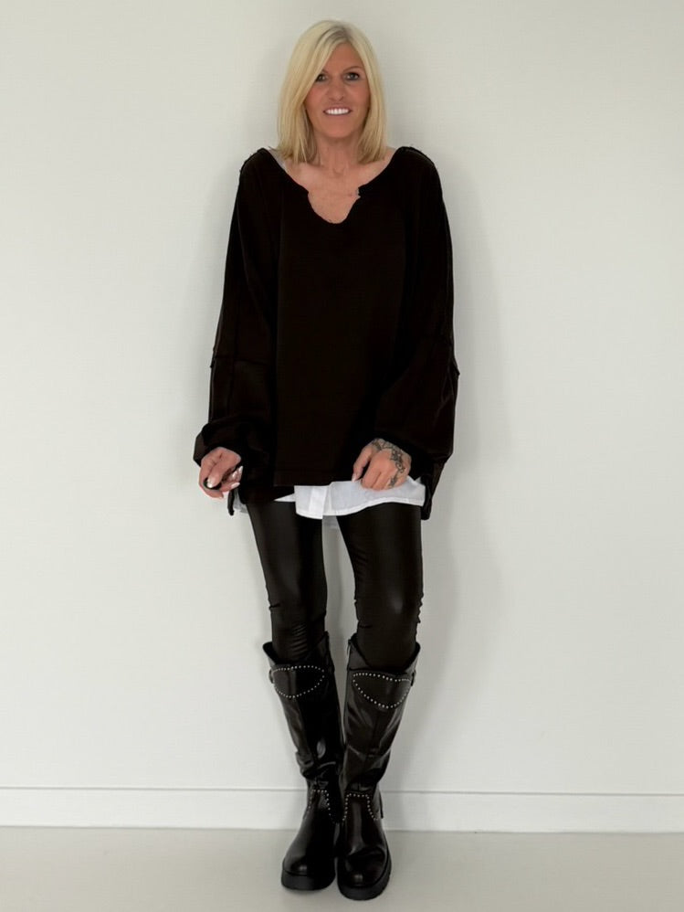Oversized Sweater mit V-Neck und Inside-Out-Nähten - mokka ( lieferbar ab ca. 16.10.26)