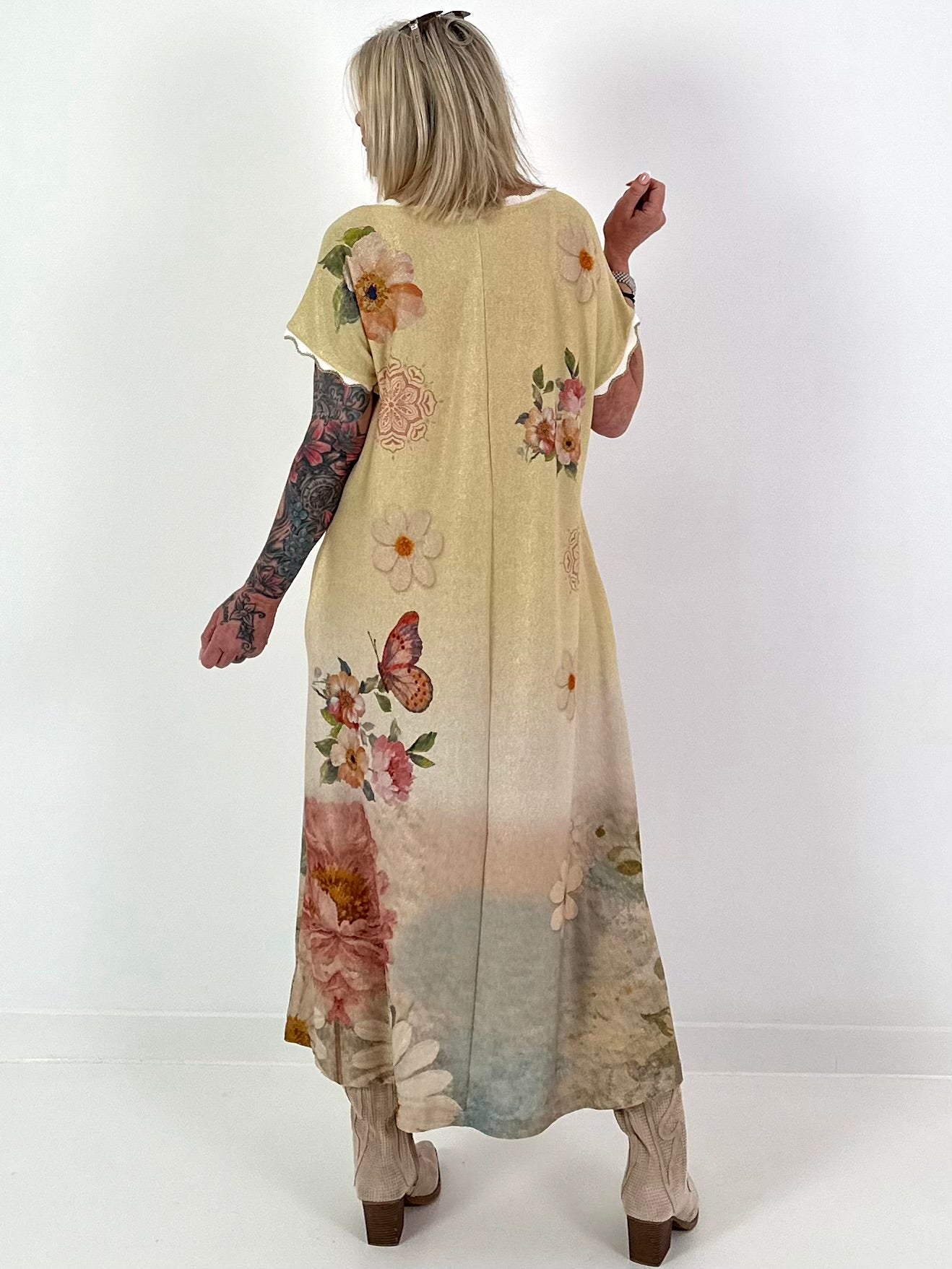 Strickkleid mit Lurex und Buchstabenprint - mehrfarbig