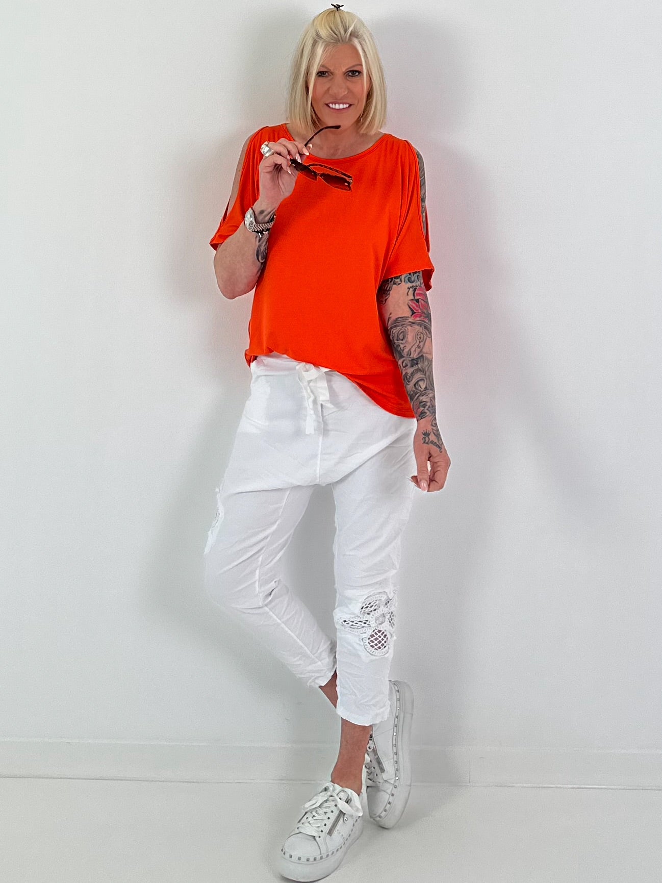 T-Shirt mit Cut-Outs - orange