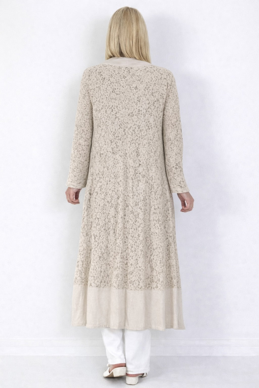 Leinenmantel mit Spitzenmuster - beige