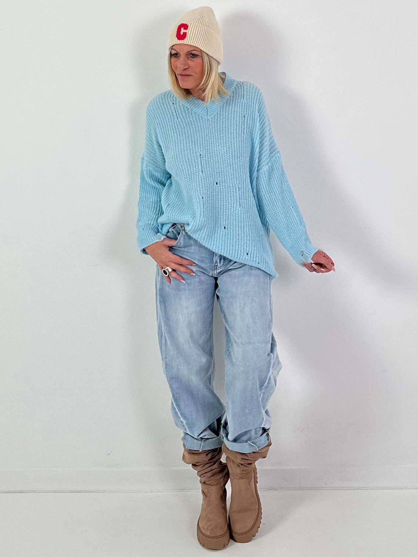 Trui model "It is what it is" - ijsblauw