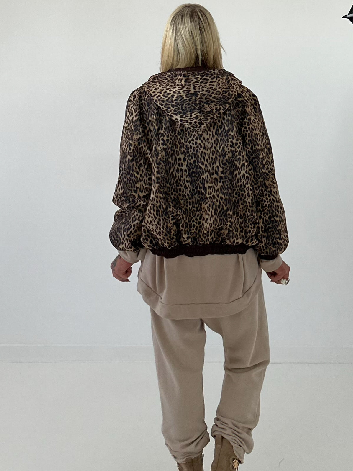2 in 1 Jacke mit Leo-Print - schoko