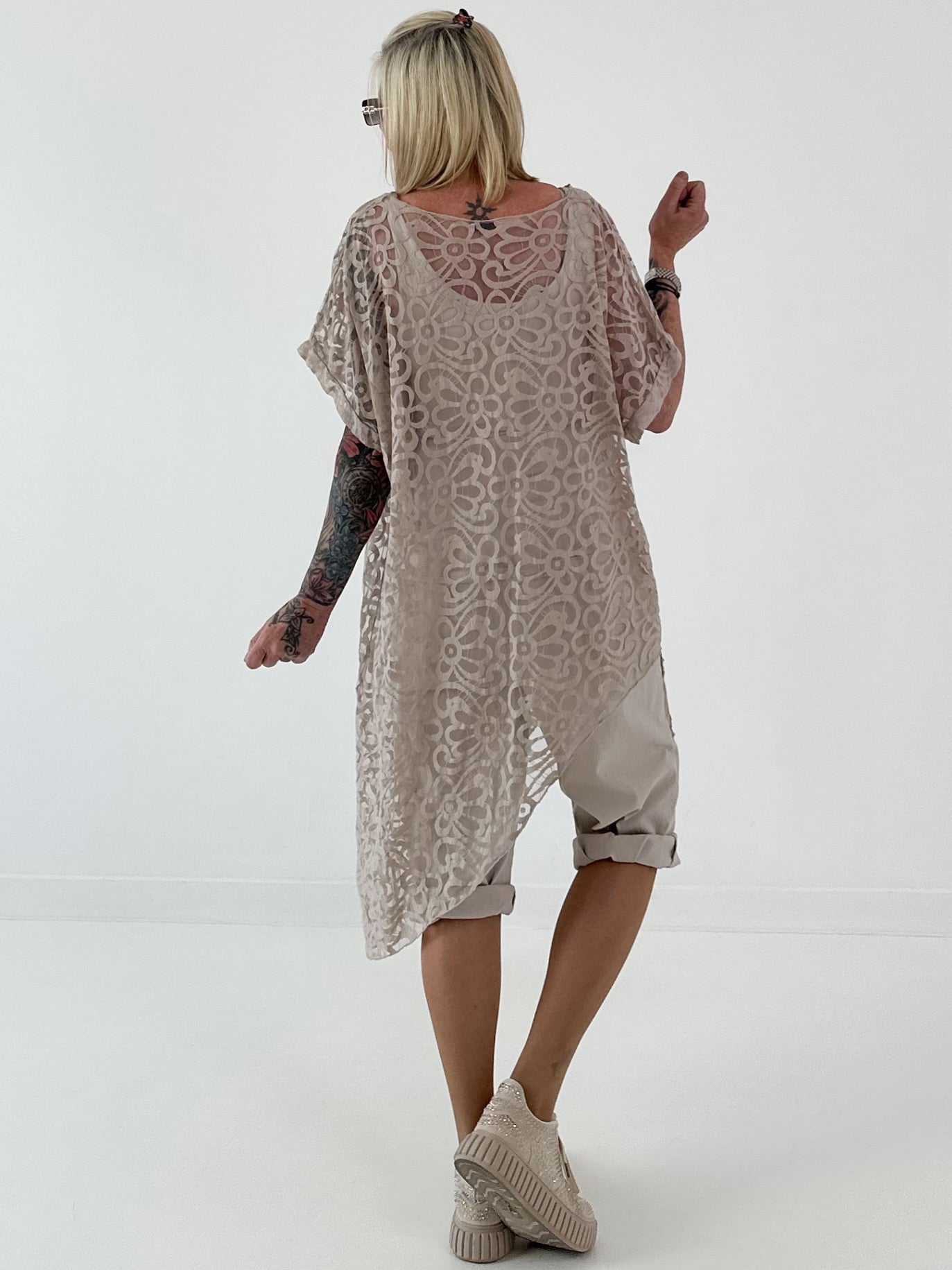 Asymmetrische oversized Tunika mit Jeans Applikationen - beige