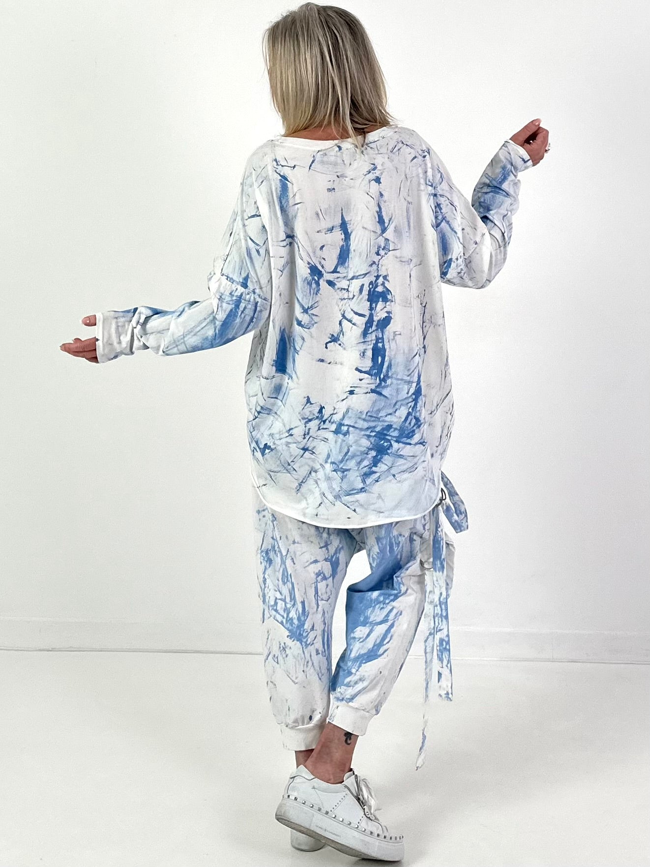 Batik-Shirt Amour - weiss-blau